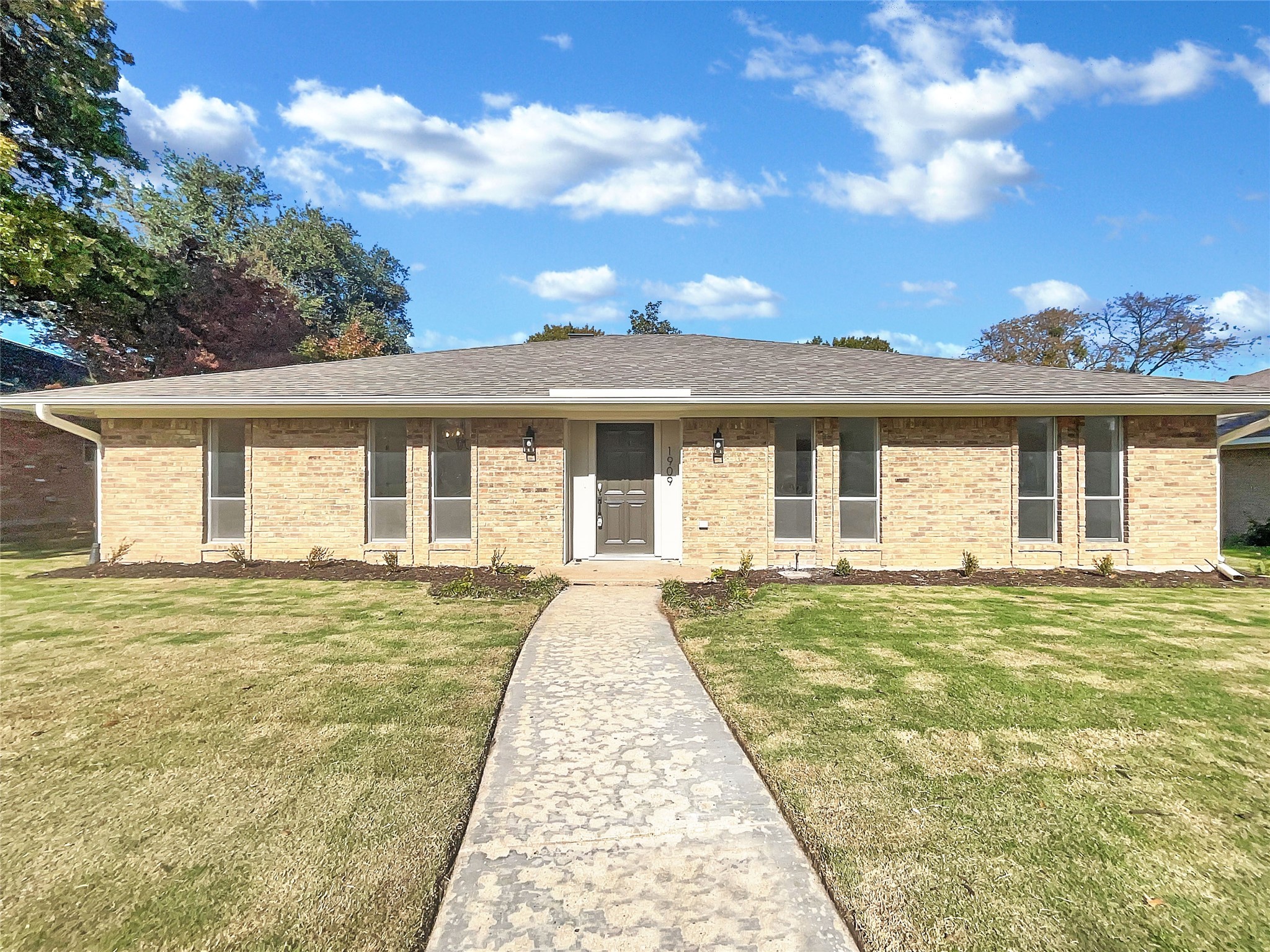 1909 Centenary Drive