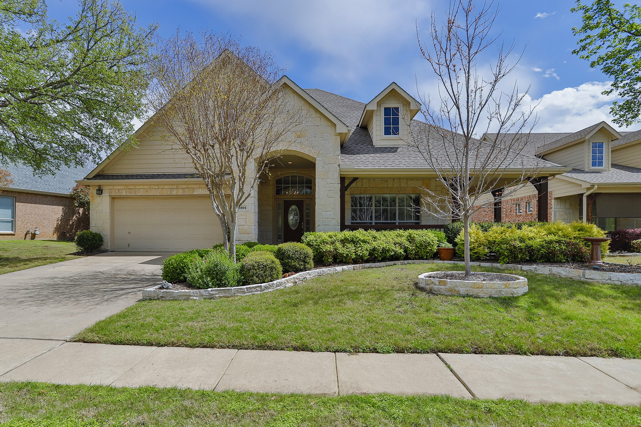 1804 Goshawk Lane