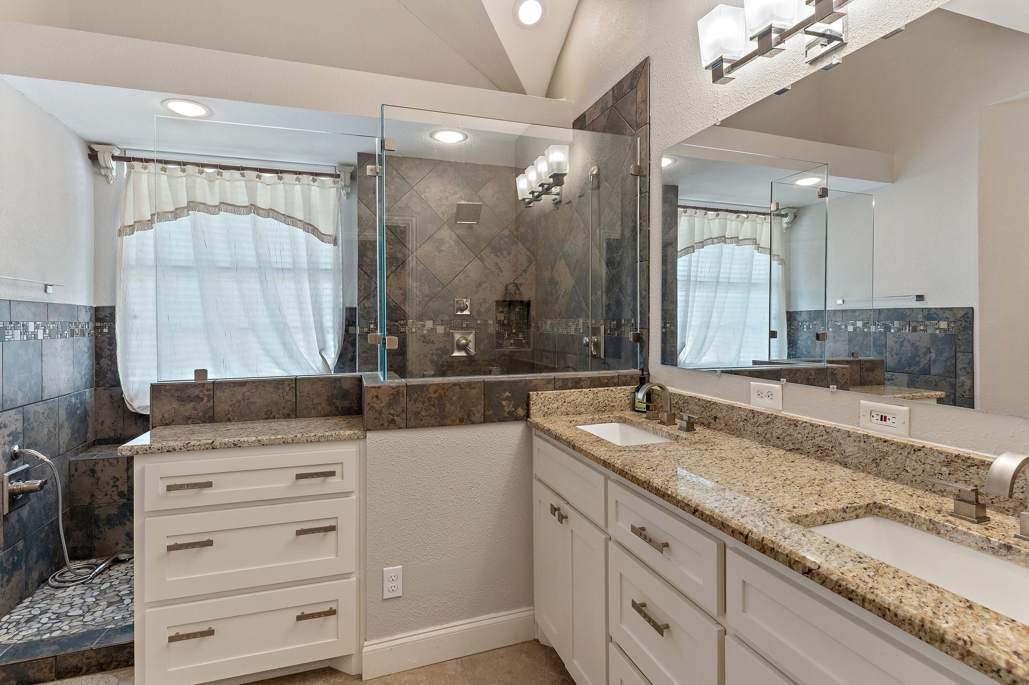 456 Southridge Way