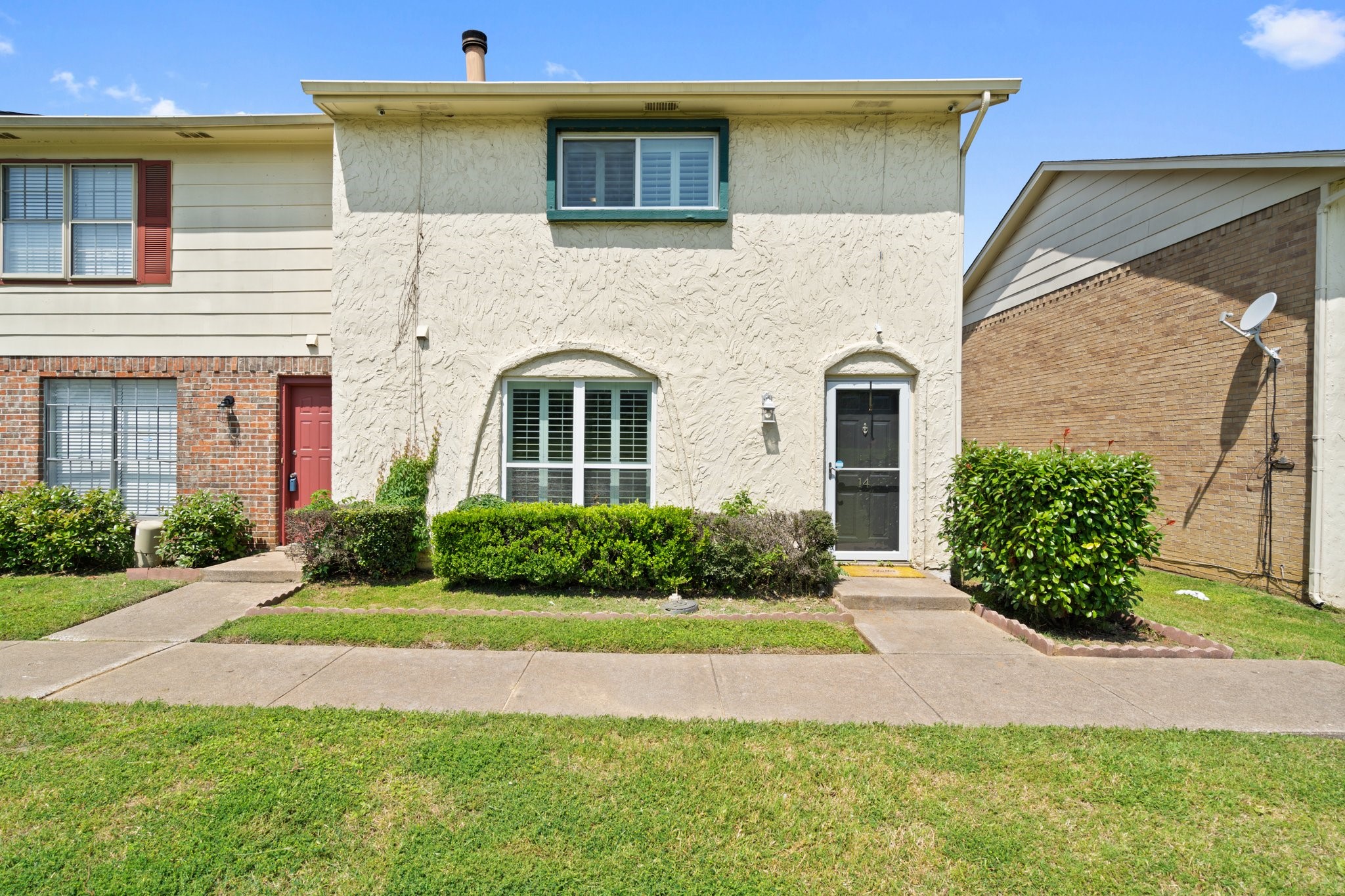 14 E Mountain Lane