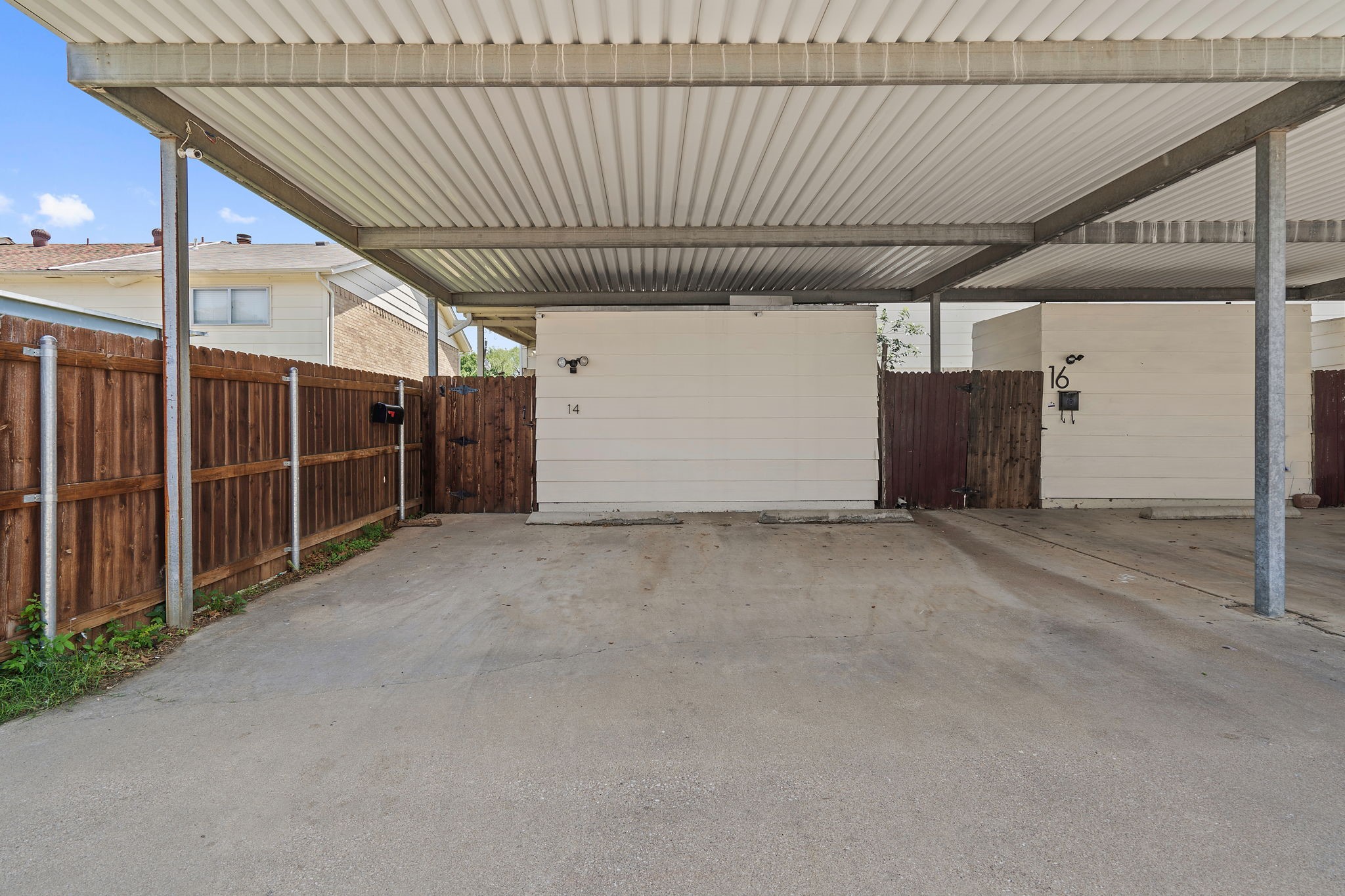 14 E Mountain Lane