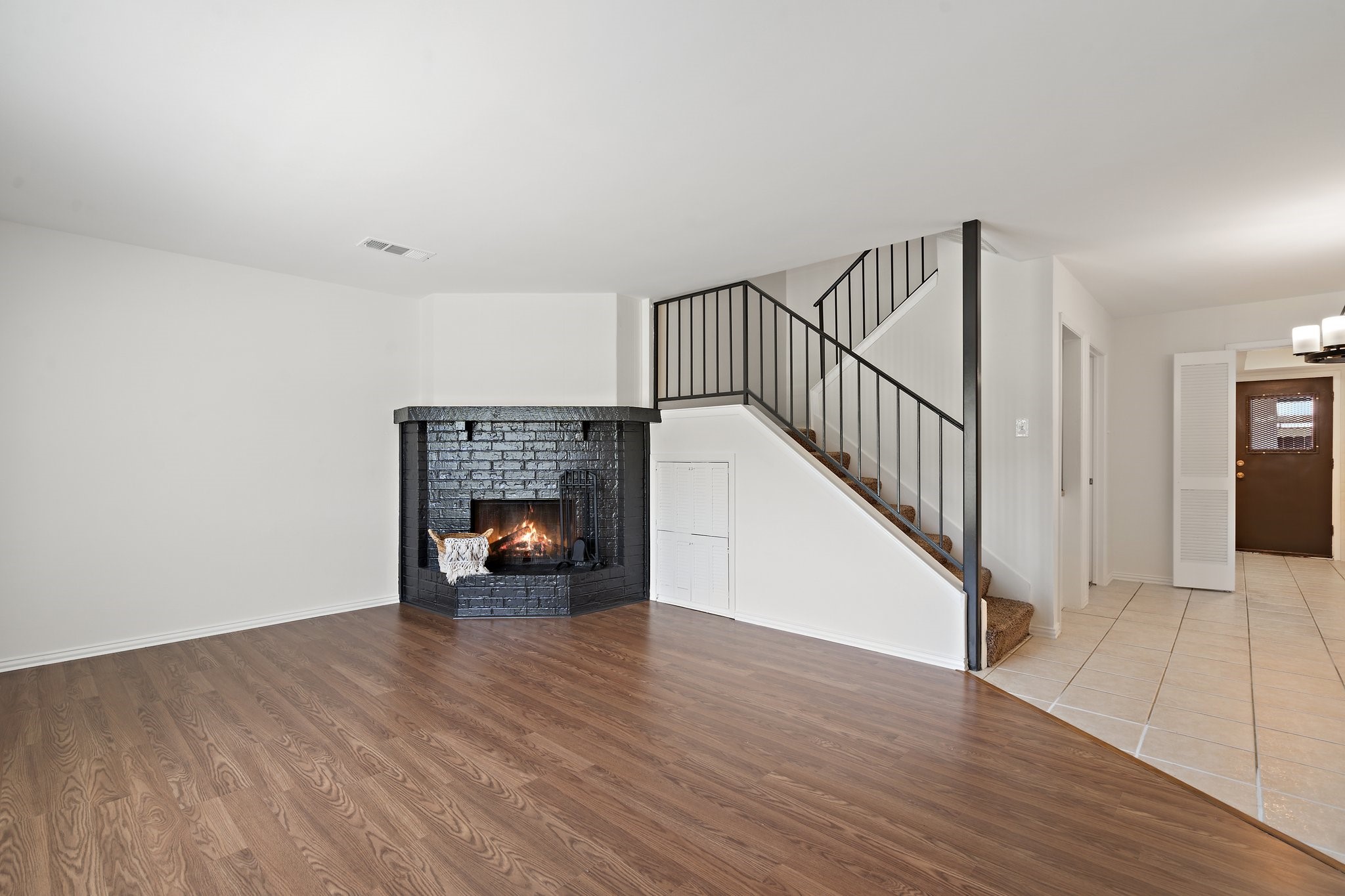 14 E Mountain Lane