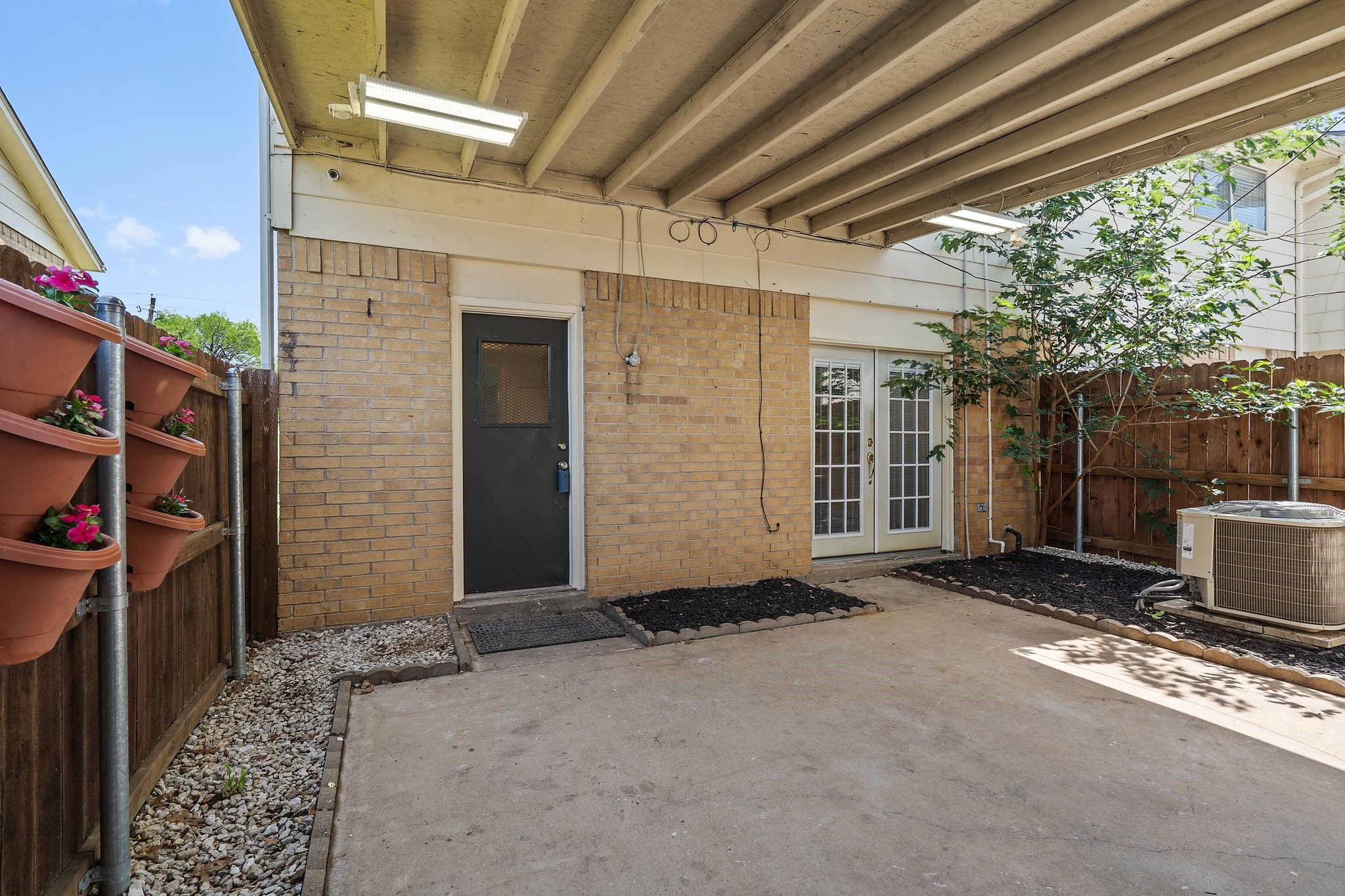 14 E Mountain Lane