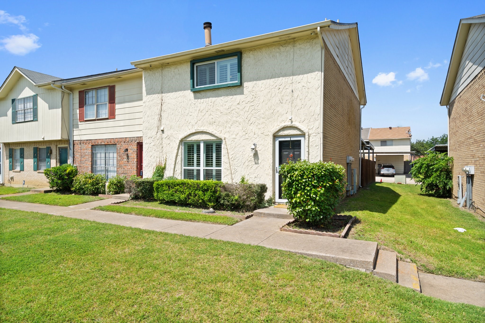 14 E Mountain Lane