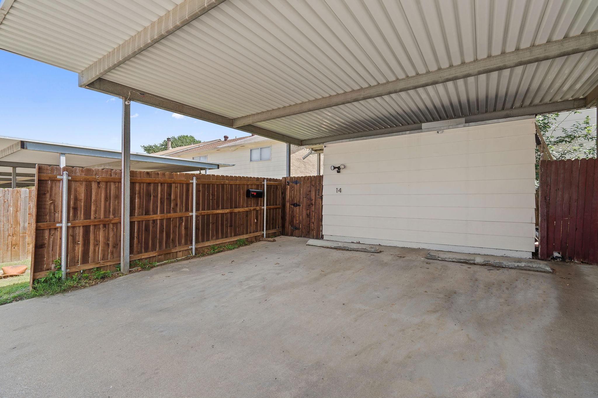 14 E Mountain Lane