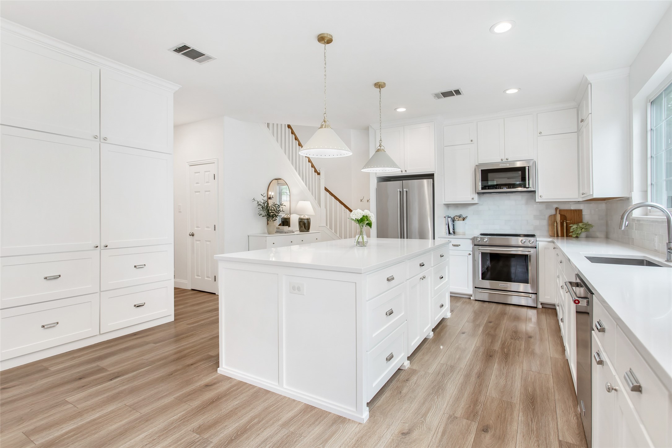 413 Landwyck Lane