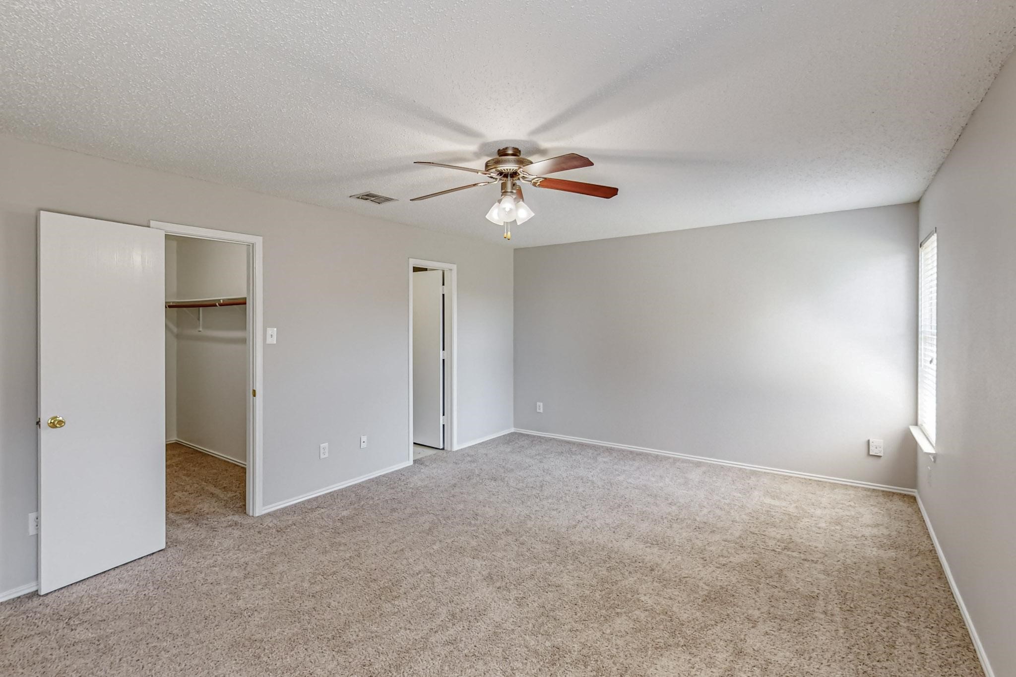 1660 Crown Point Drive