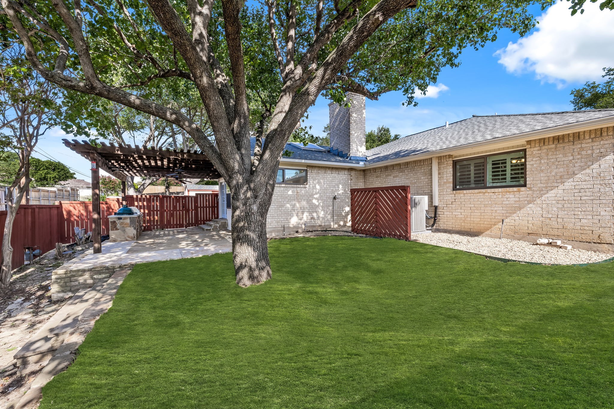 6615 Hunters Ridge Drive