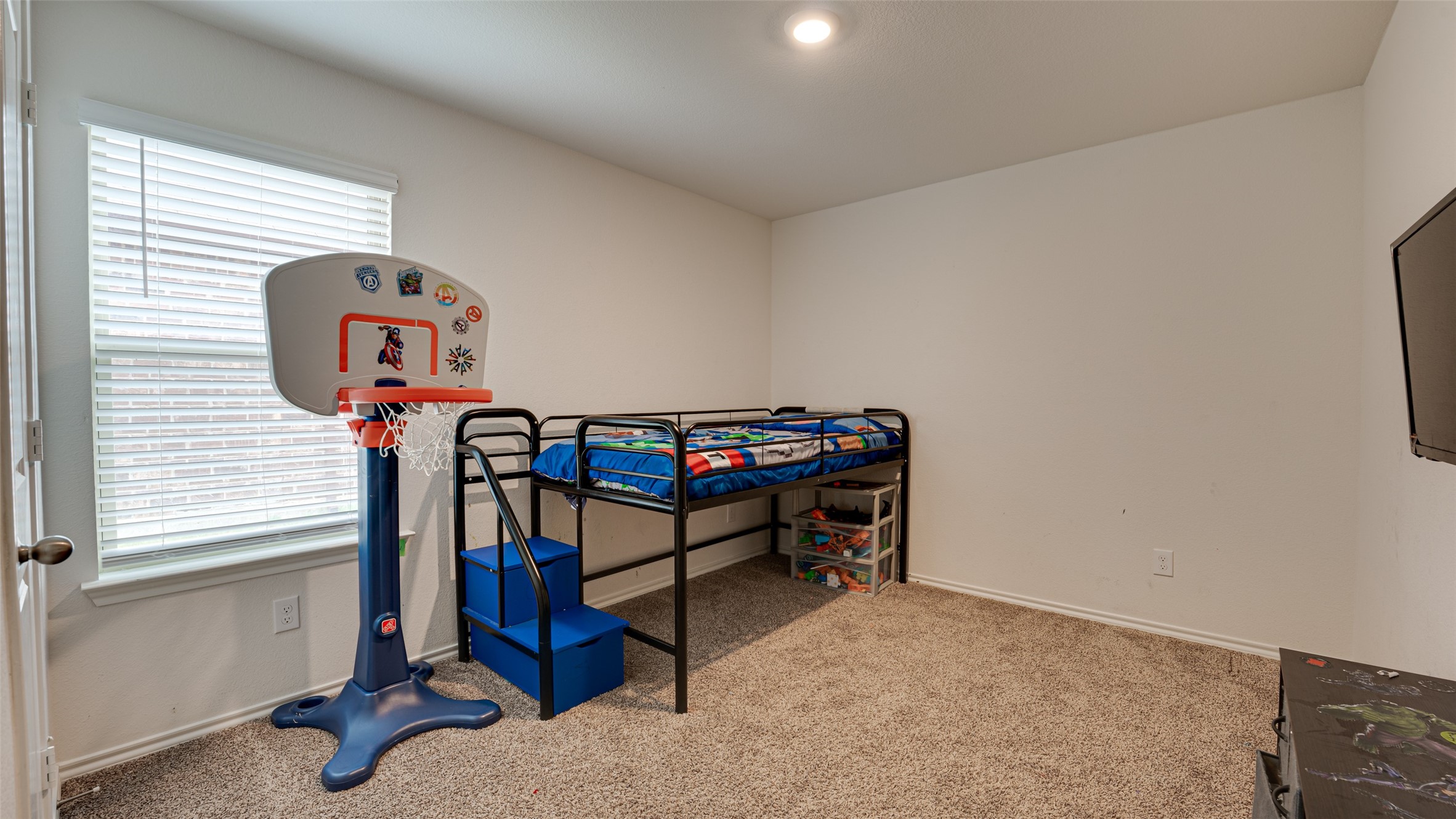 4017 Black Canyon Drive
