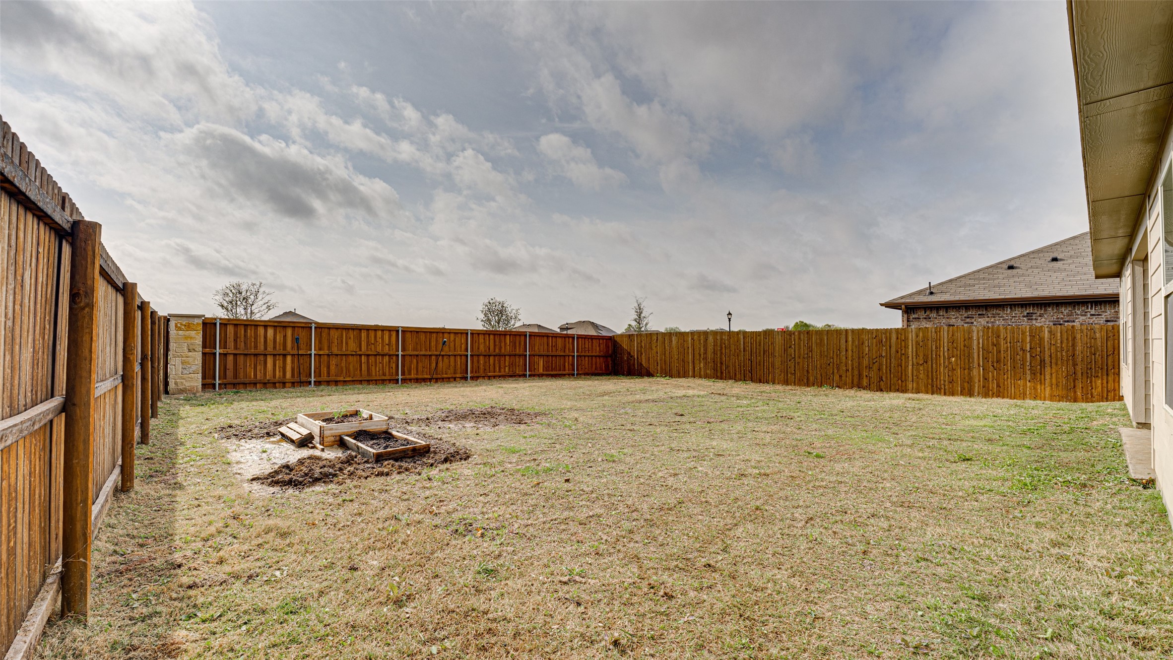 4017 Black Canyon Drive