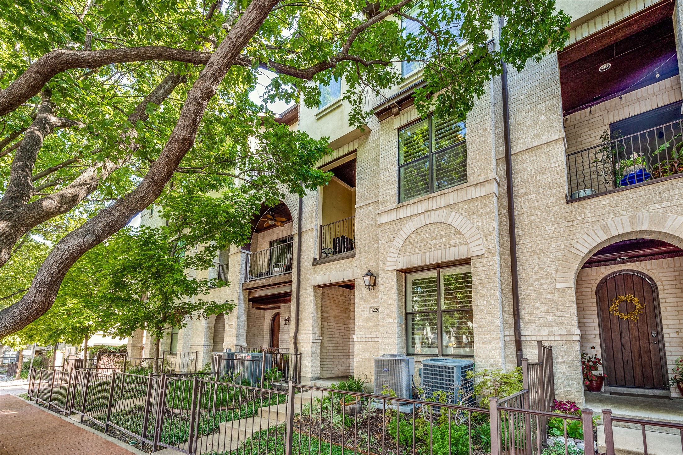 3220 Blackburn Drive
