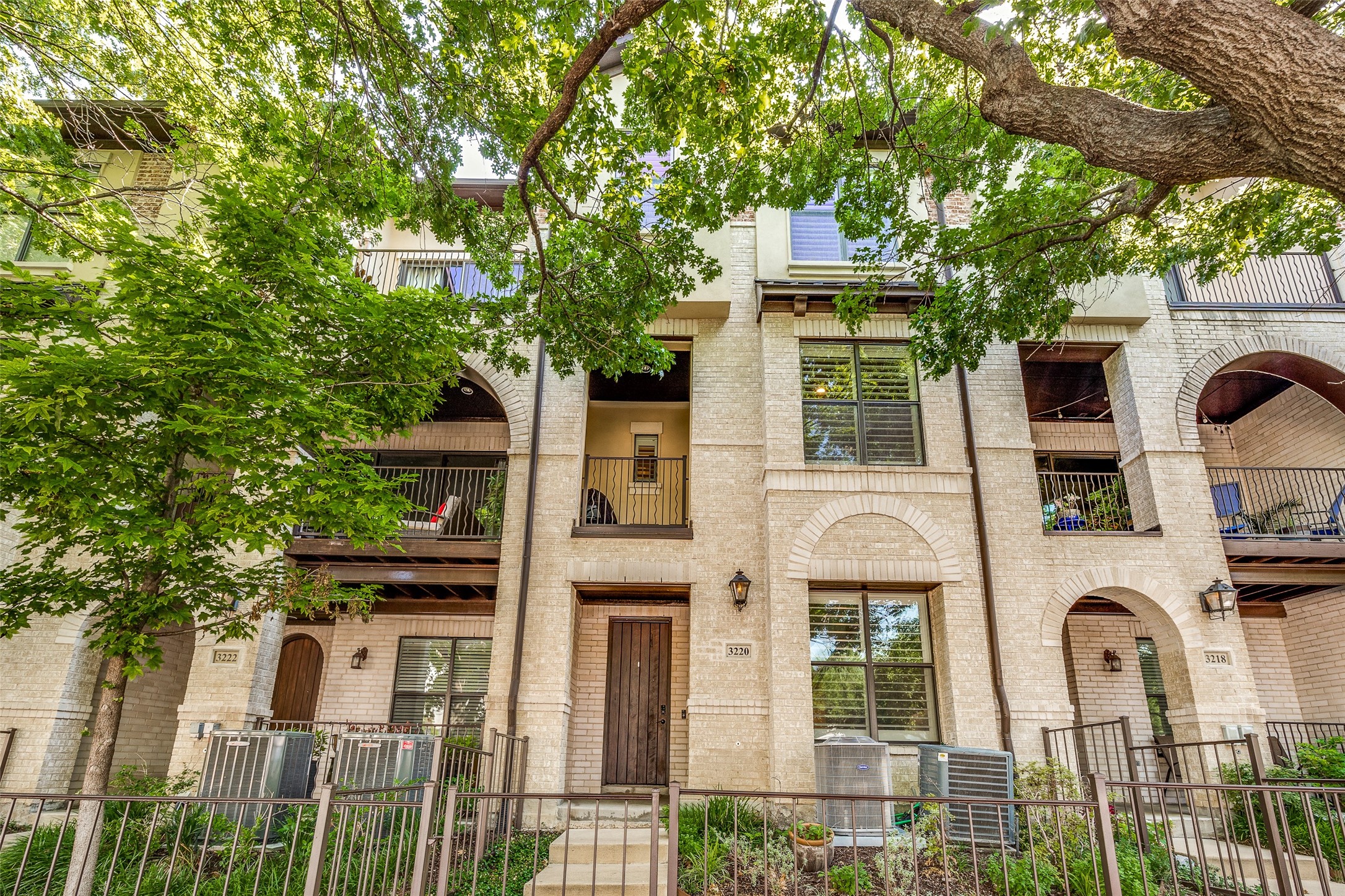 3220 Blackburn Drive