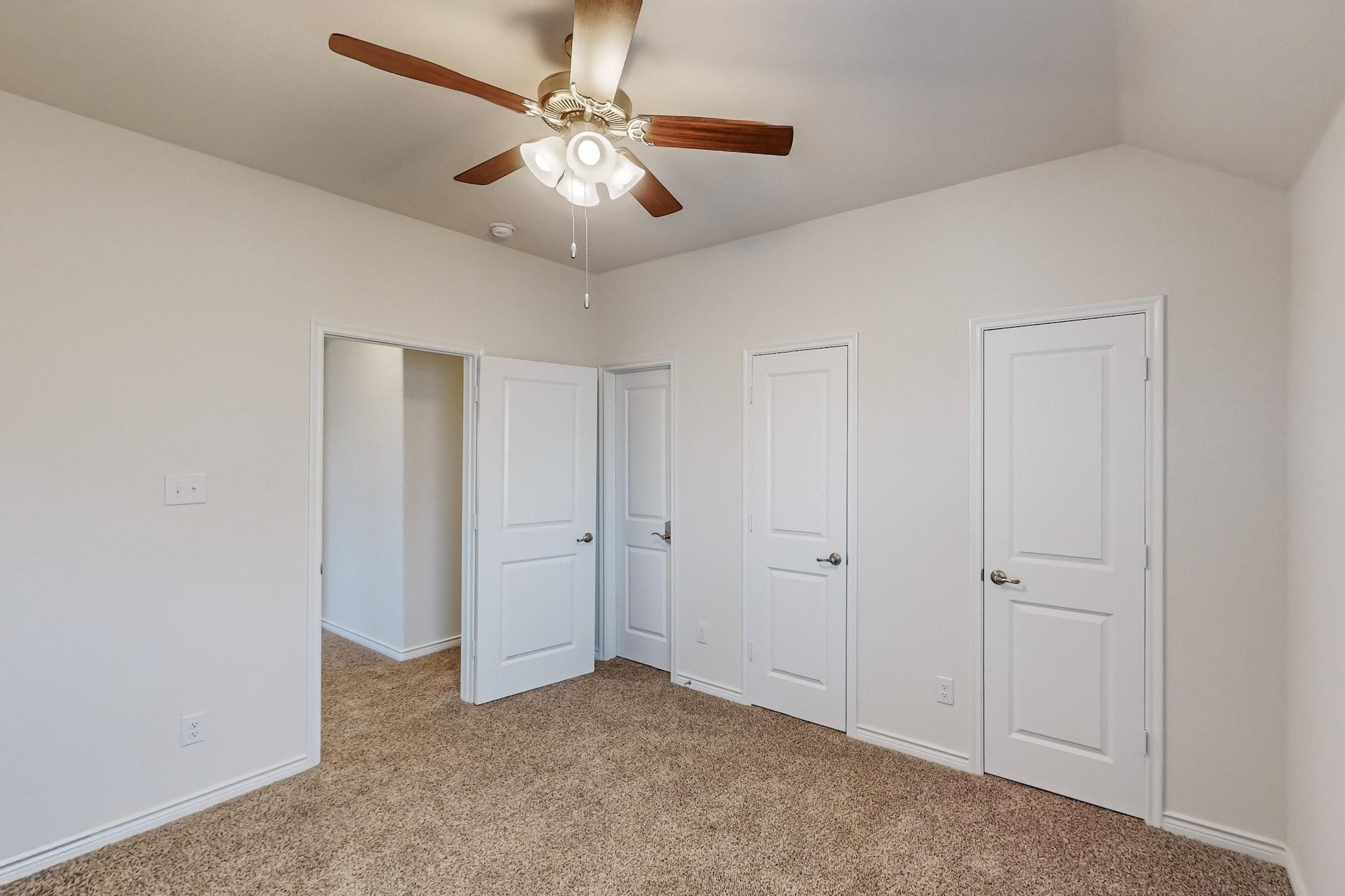 2904 Pondside Lane