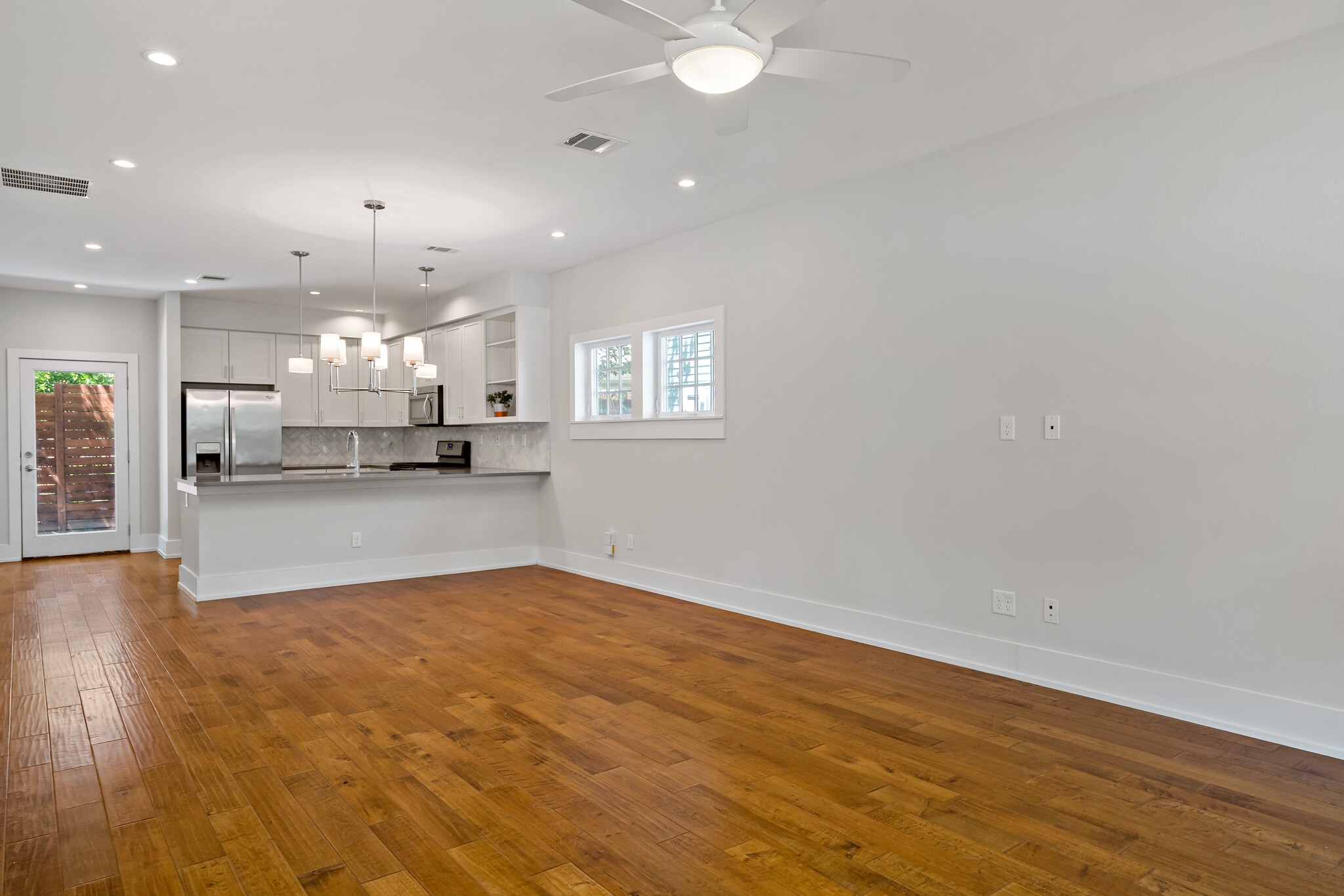 833 N Van Buren Avenue