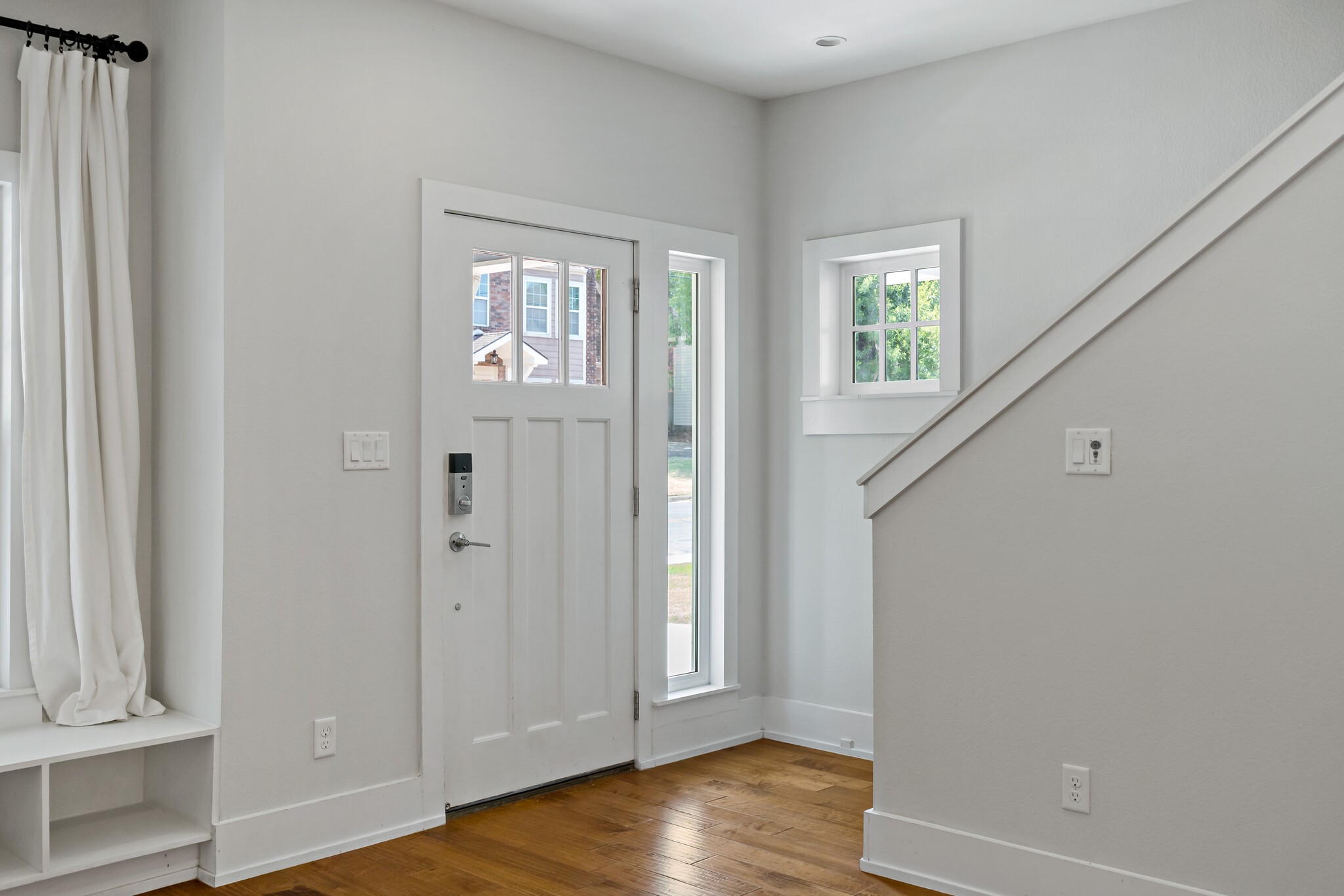 833 N Van Buren Avenue