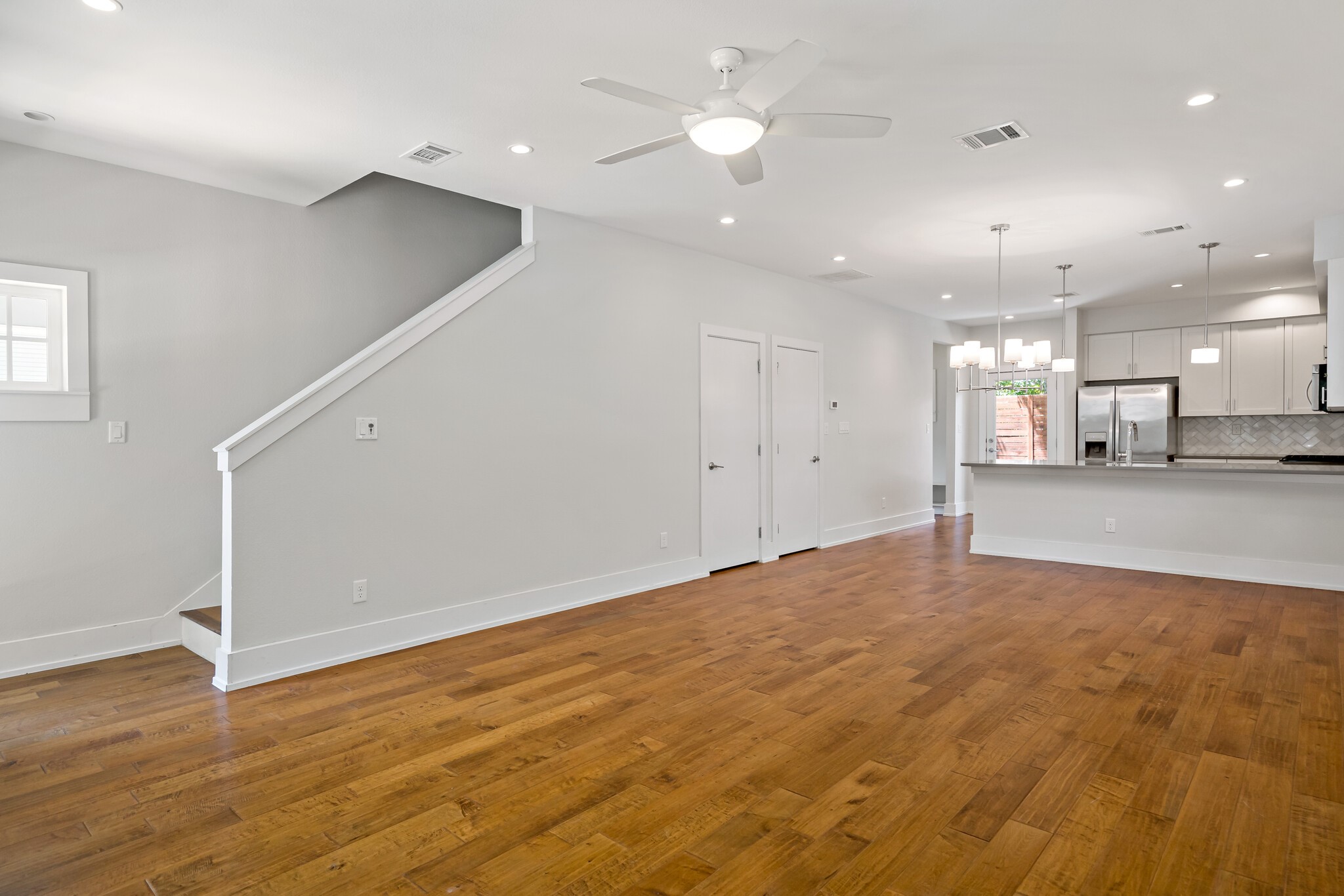 833 N Van Buren Avenue