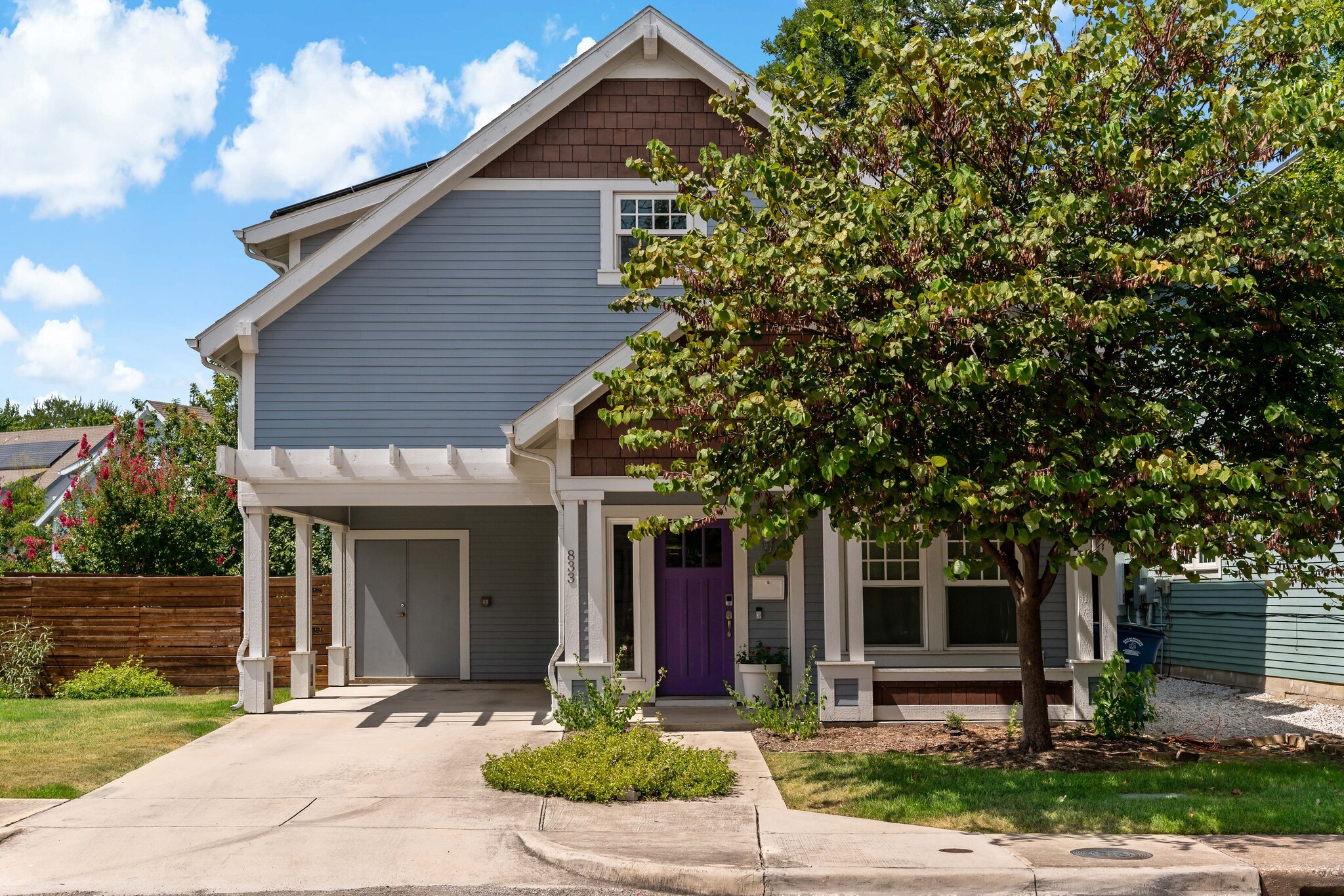 833 N Van Buren Avenue
