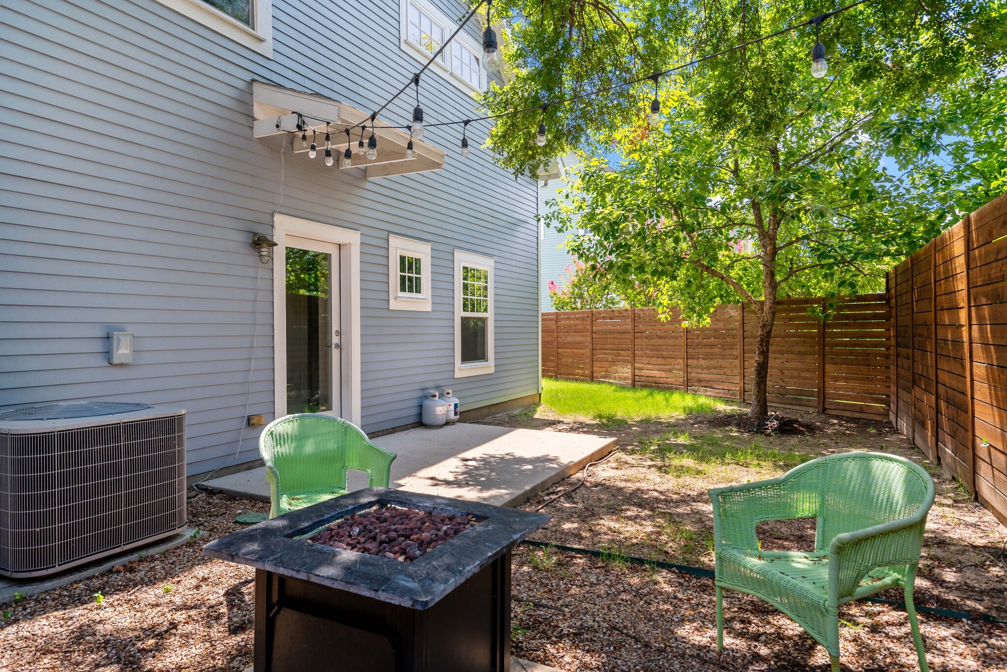 833 N Van Buren Avenue