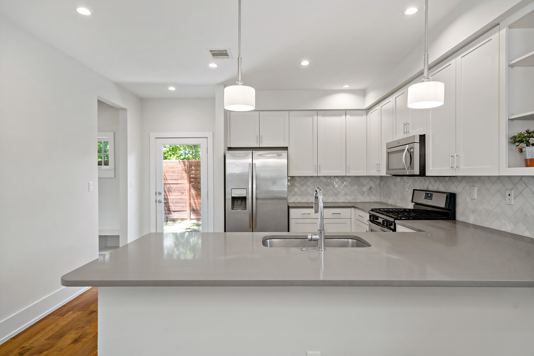 833 N Van Buren Avenue
