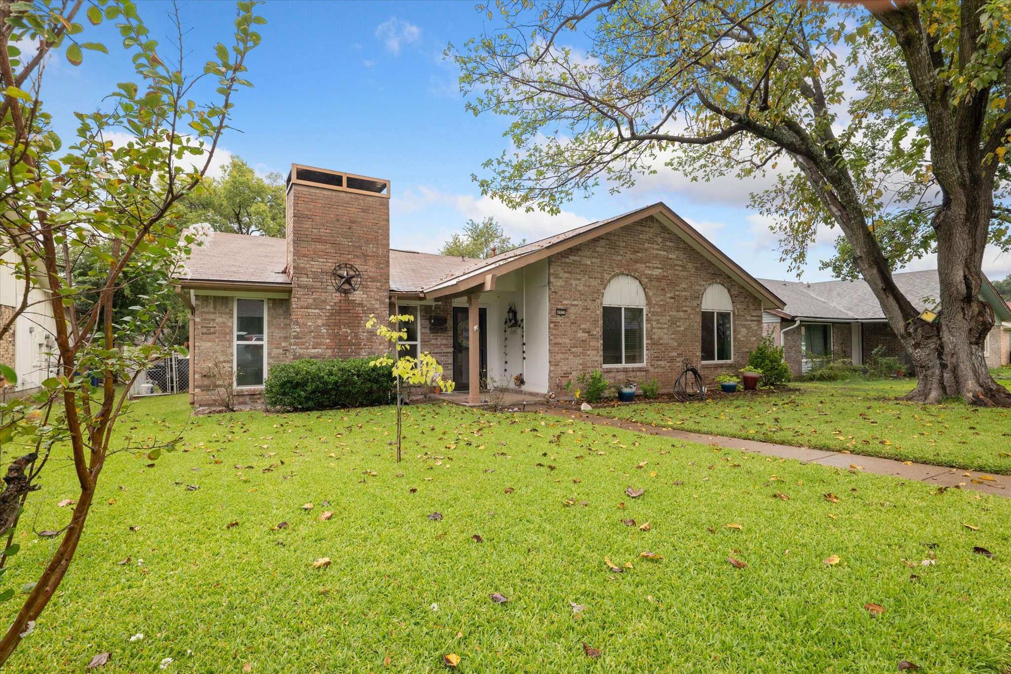 4925 Collingwood Drive