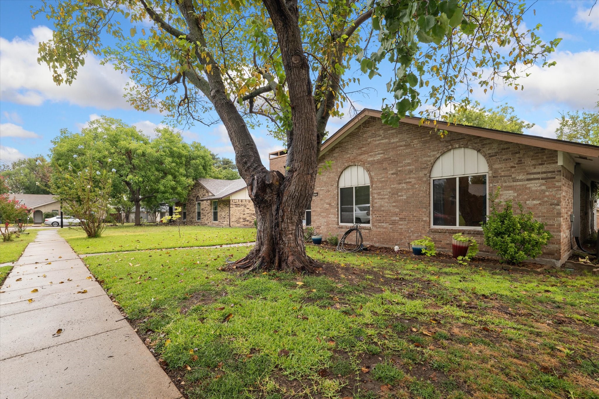 4925 Collingwood Drive