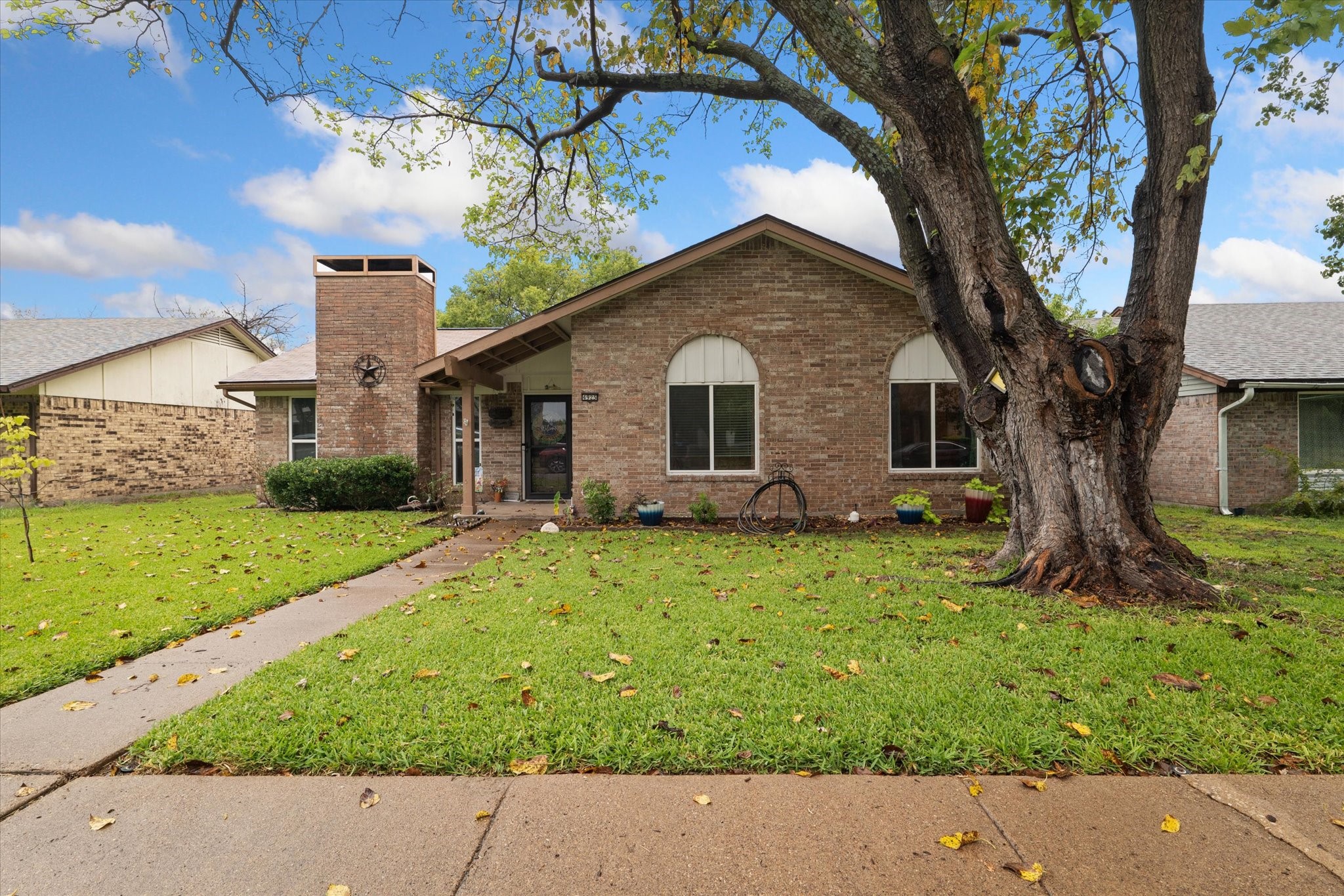 4925 Collingwood Drive