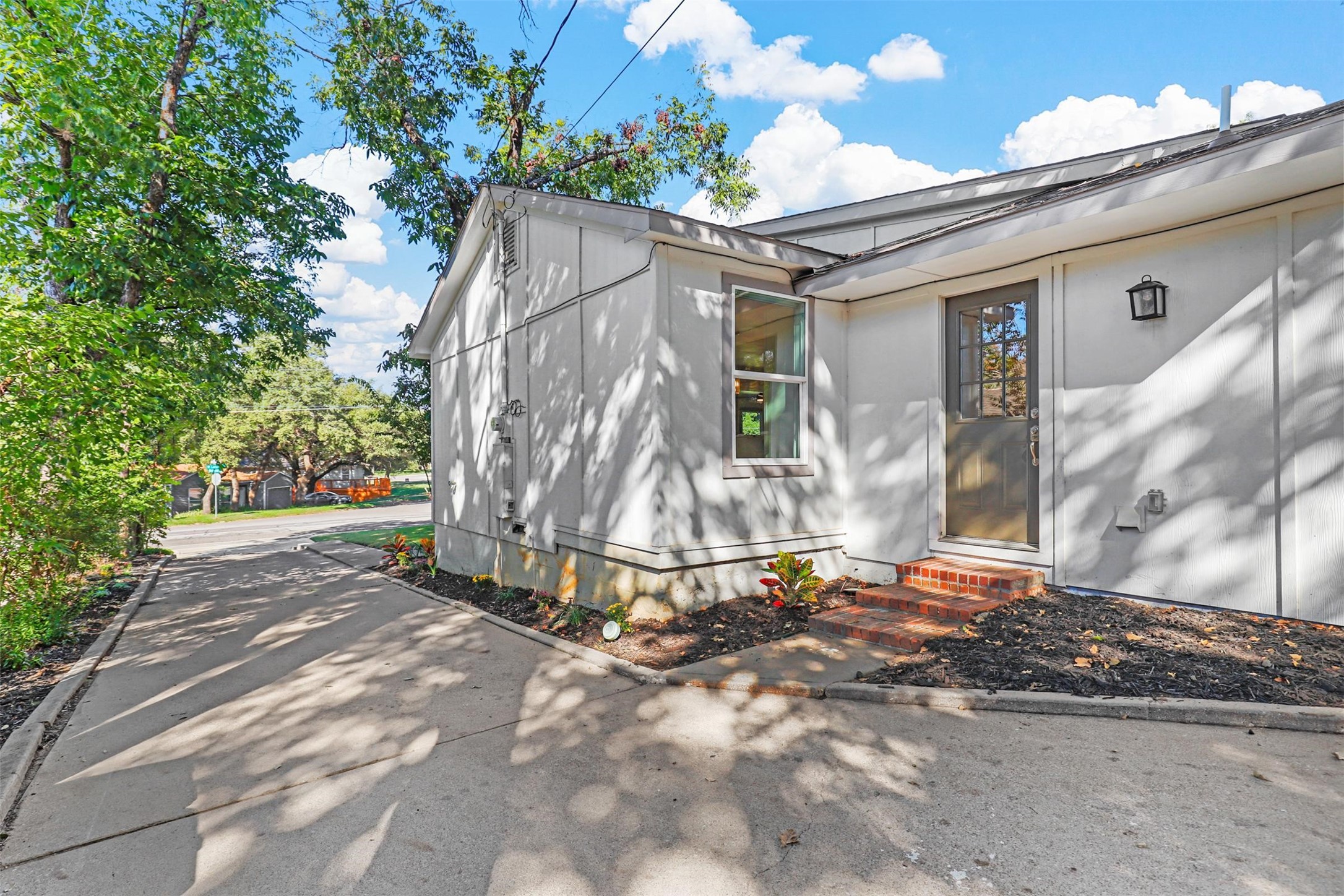 2004 Bluebonnet Drive