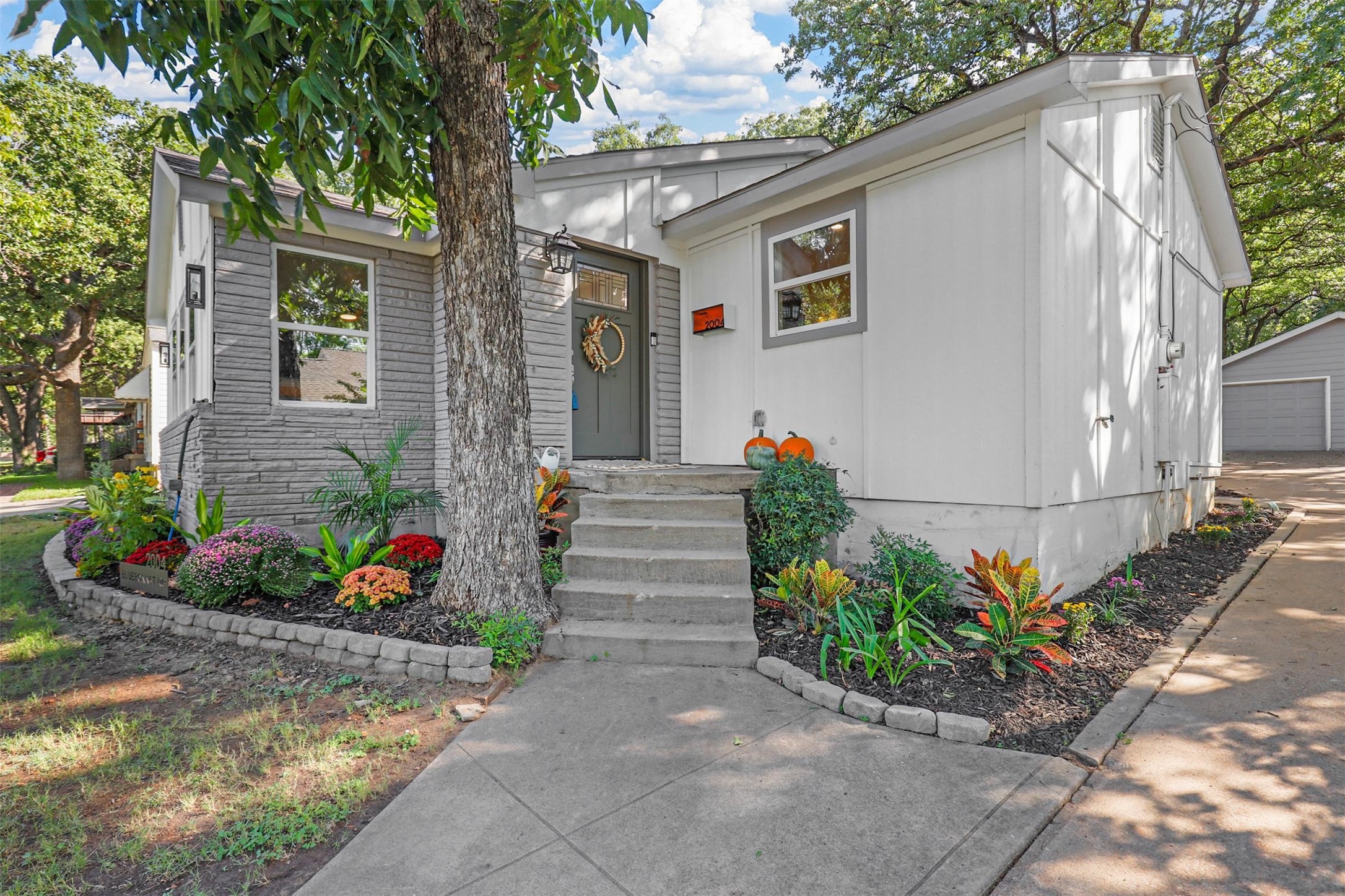 2004 Bluebonnet Drive
