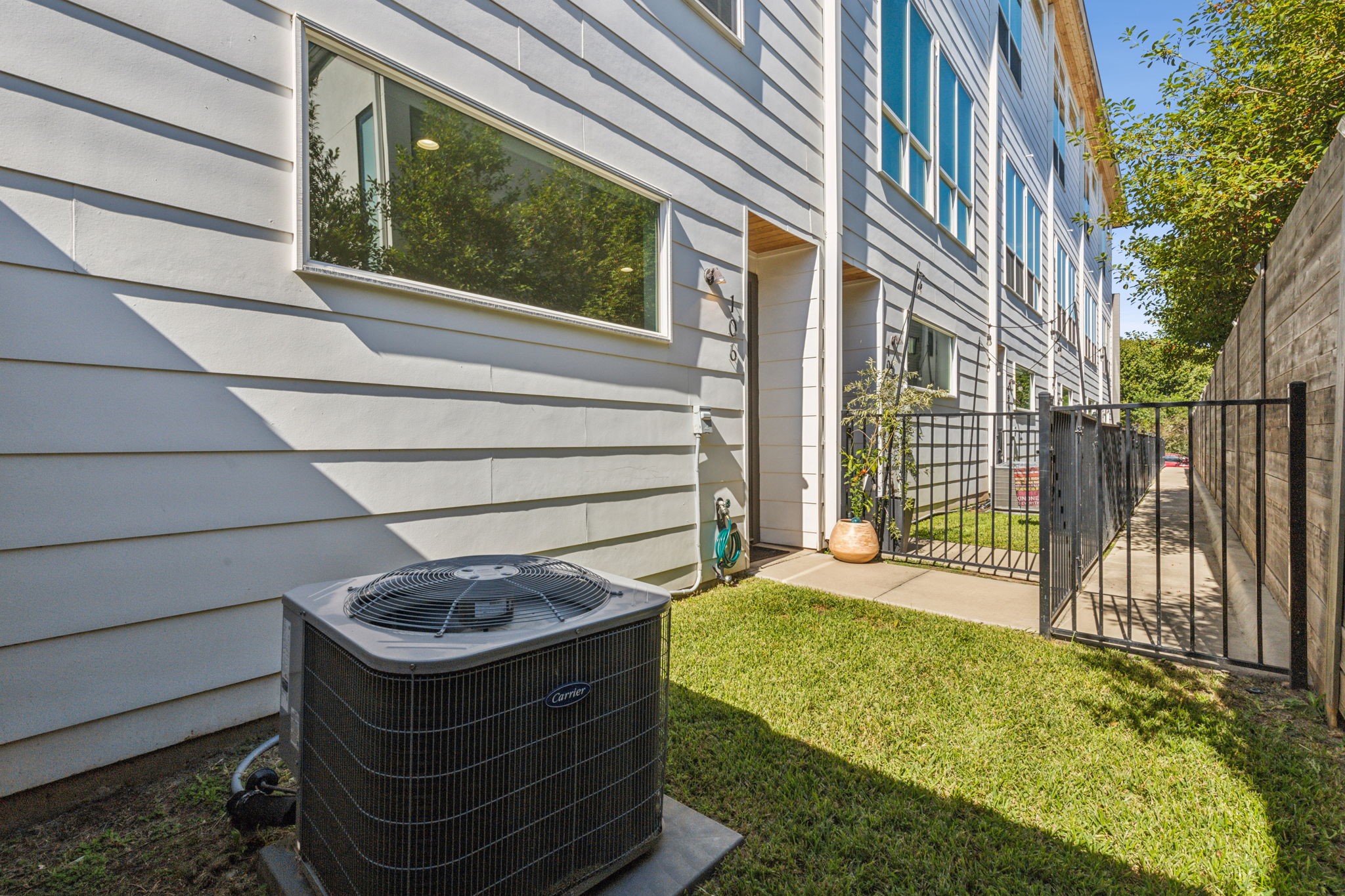 2603 Calvin Street 106