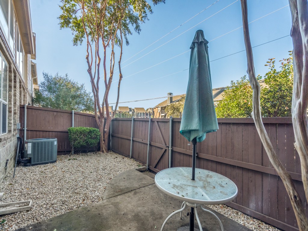 925 Englewood Lane