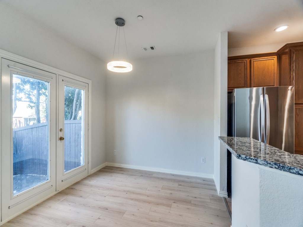 925 Englewood Lane