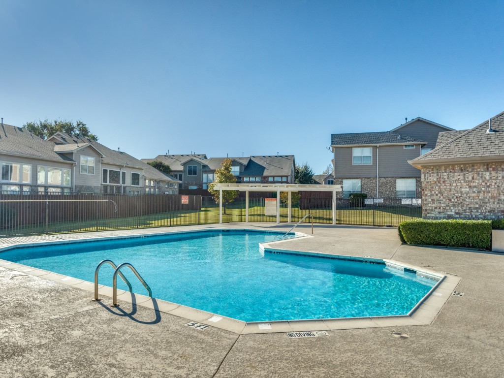 925 Englewood Lane