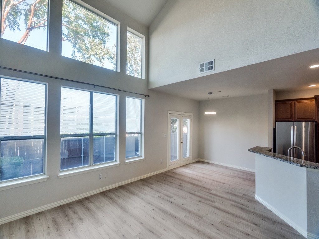 925 Englewood Lane