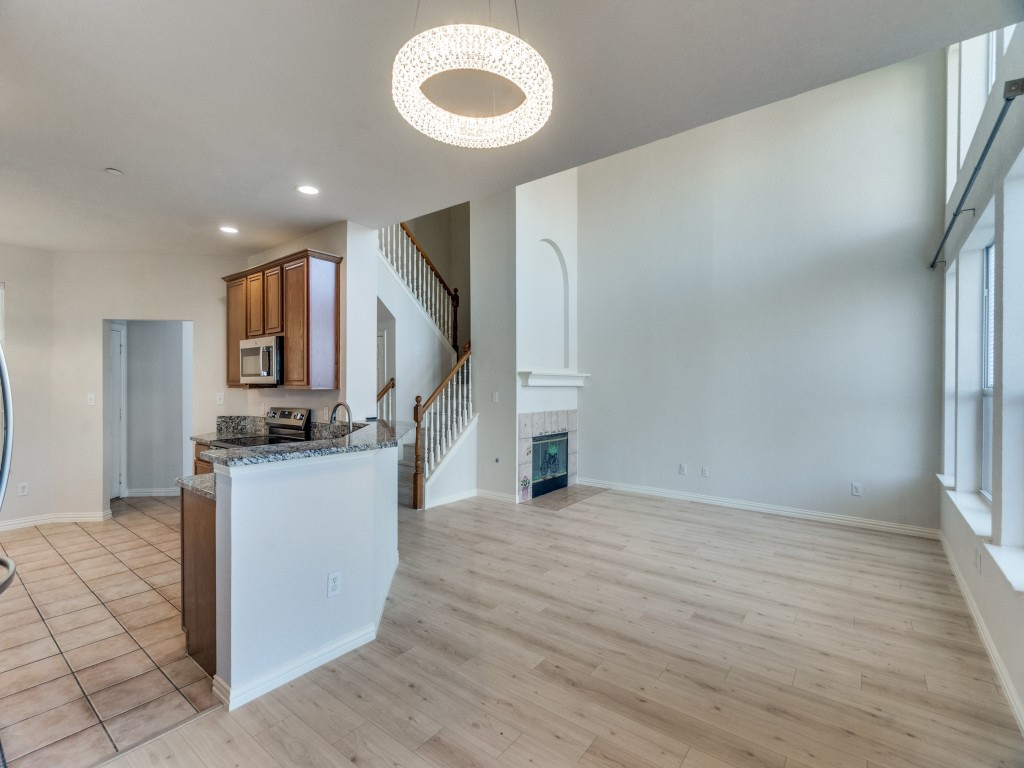 925 Englewood Lane