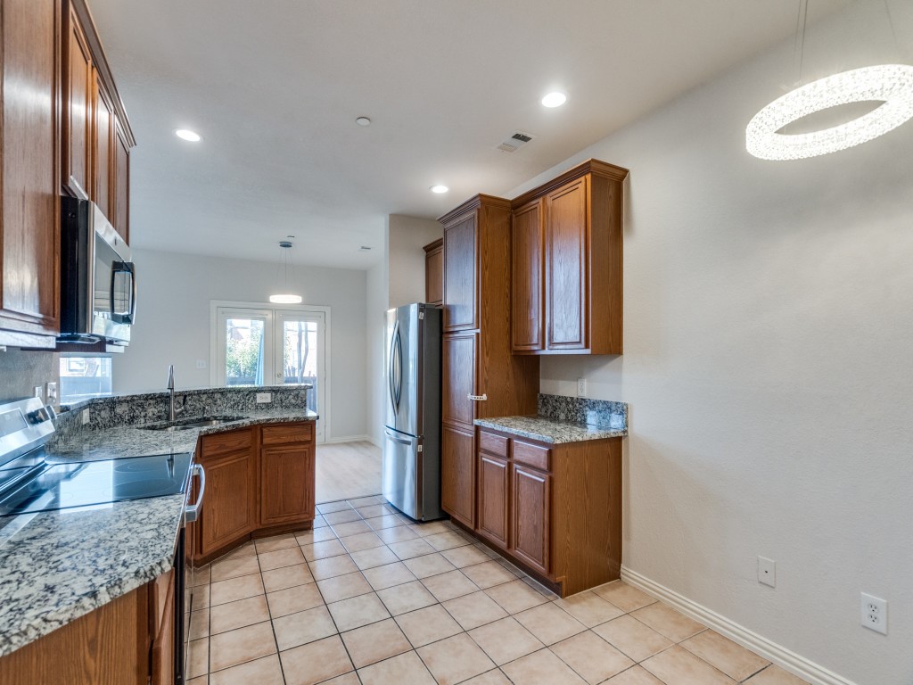 925 Englewood Lane