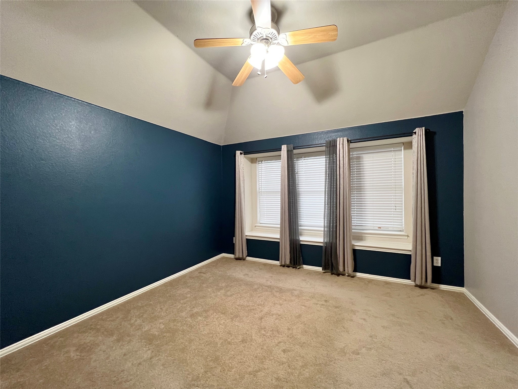 424 Creekside Drive