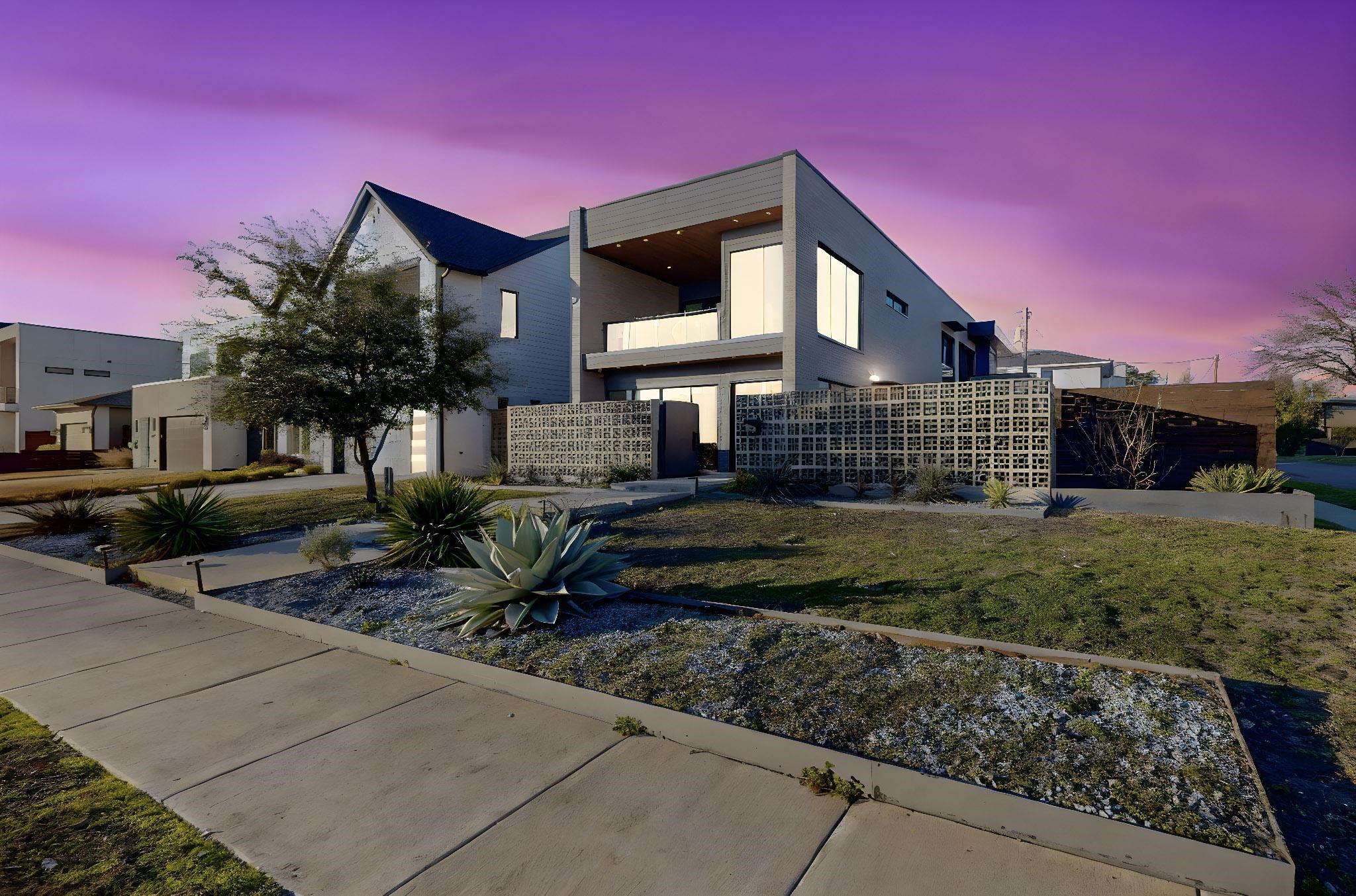 4827 Cowan Avenue