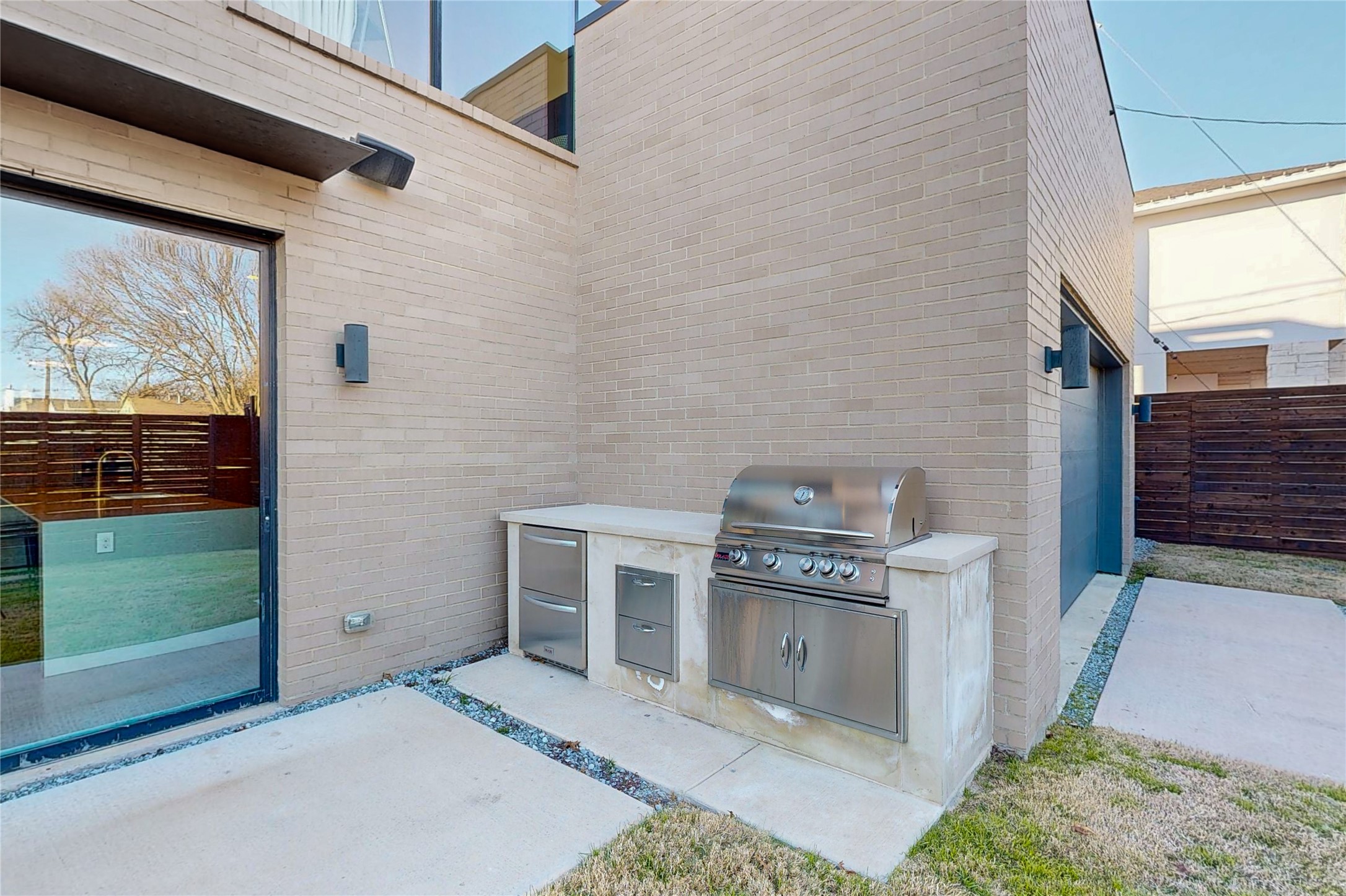 4827 Cowan Avenue