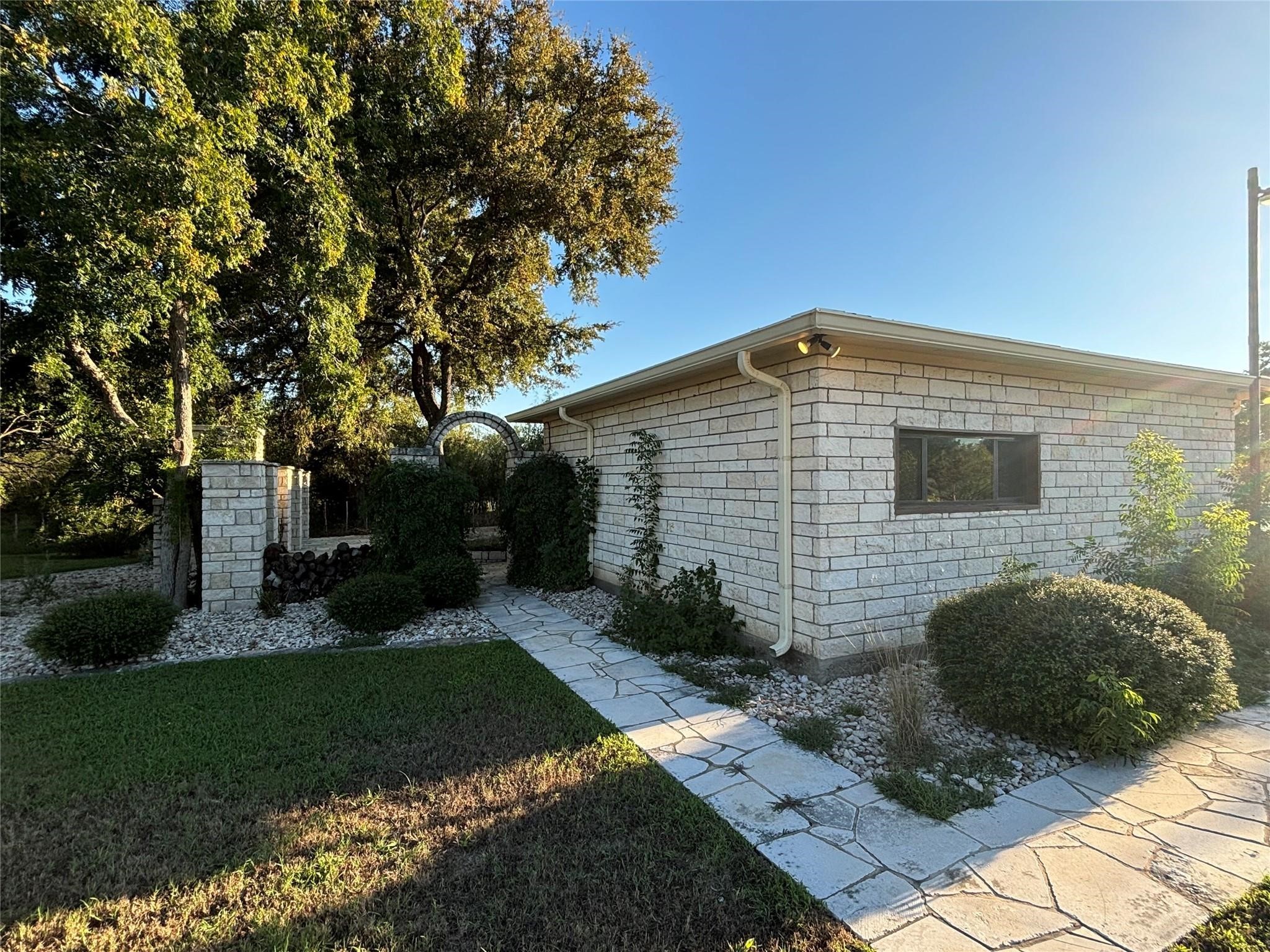 2401 TRUE GRIT WAY