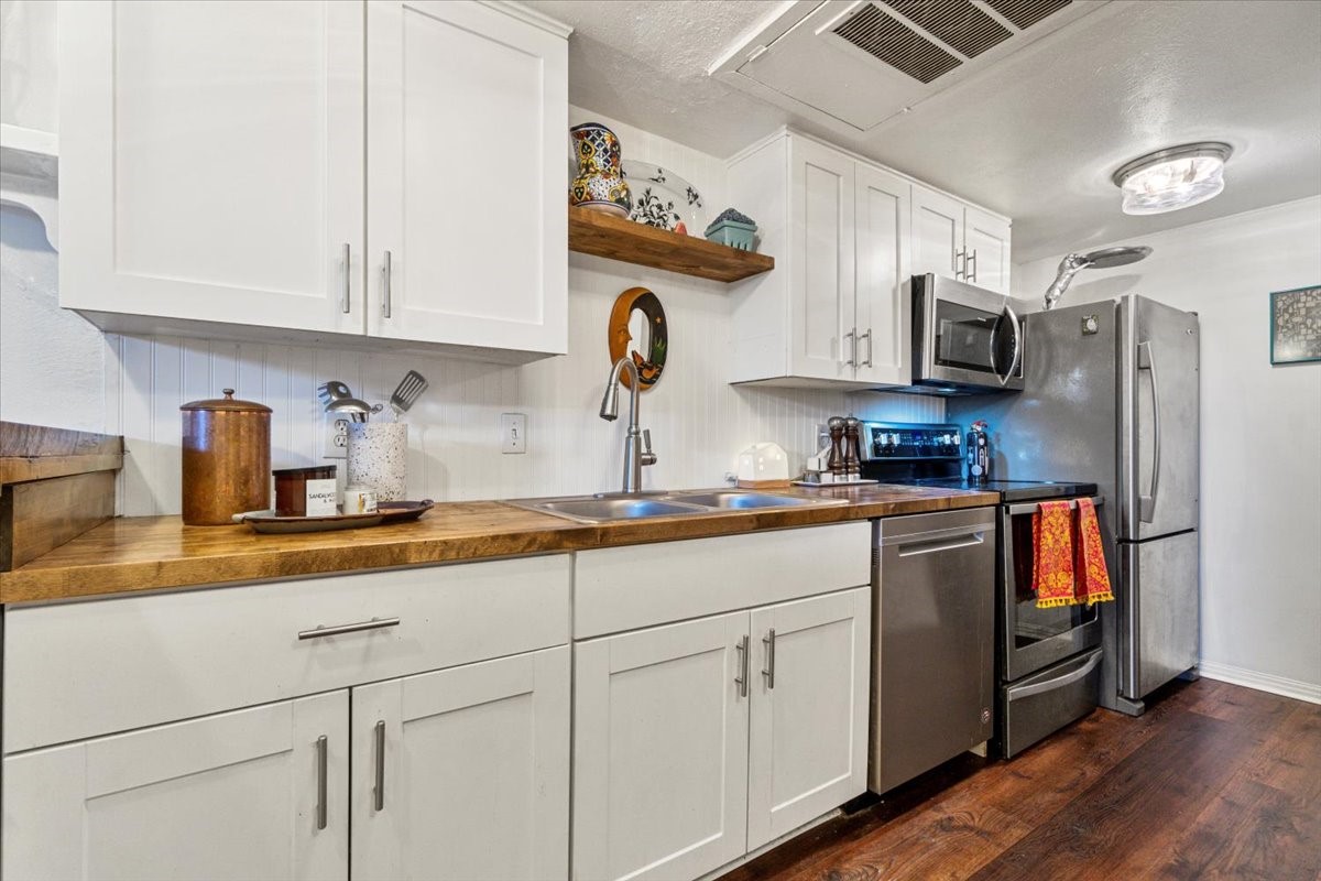2702 Douglas Avenue 133