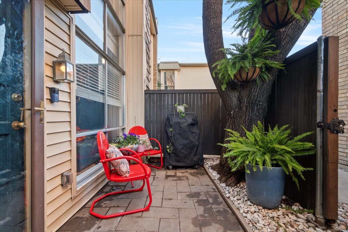 2702 Douglas Avenue 133