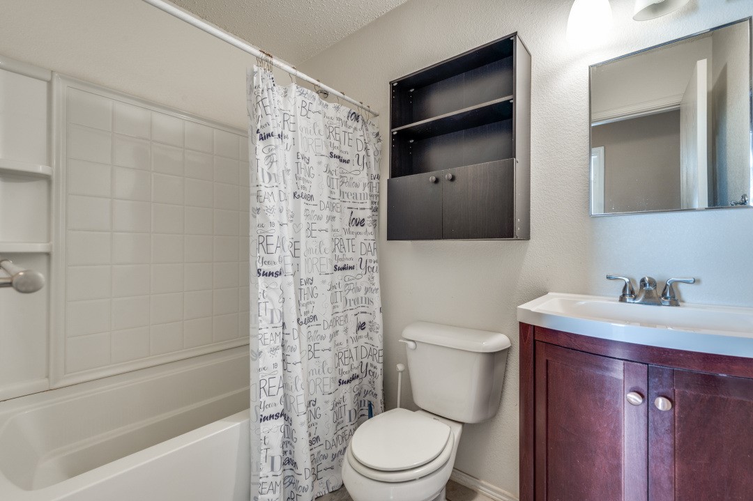 6312 Thoroughbred Trail