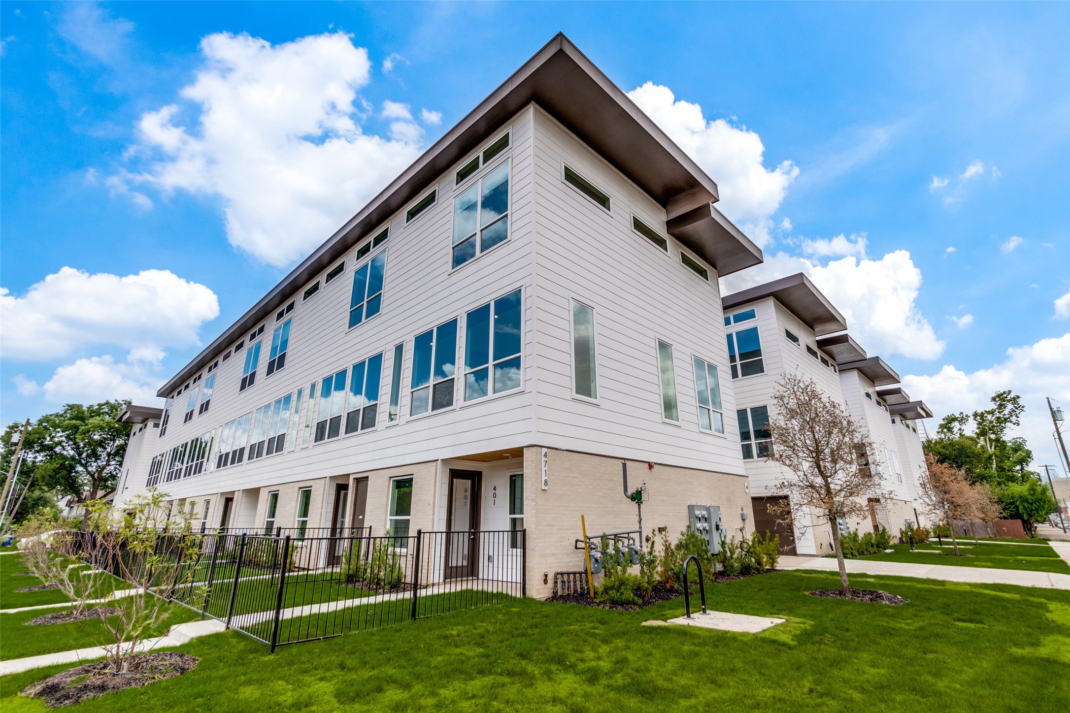 4718 Bryan Street 501