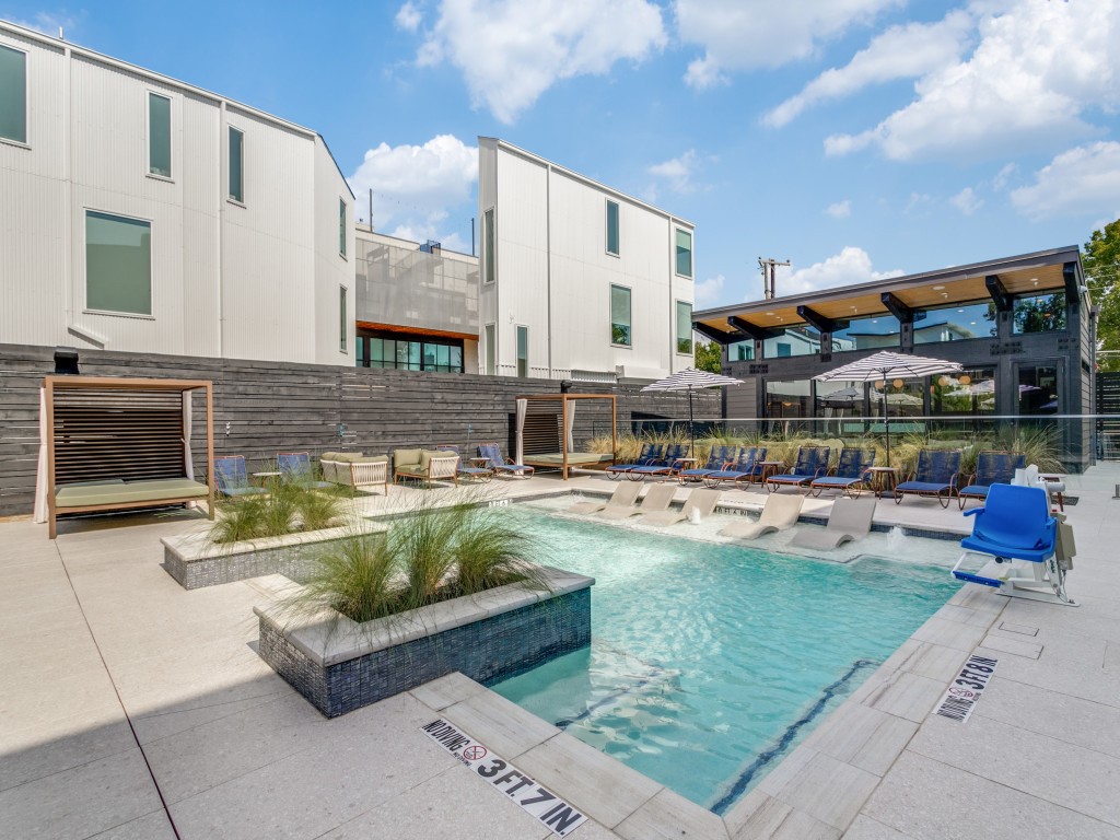 4718 Bryan Street 501