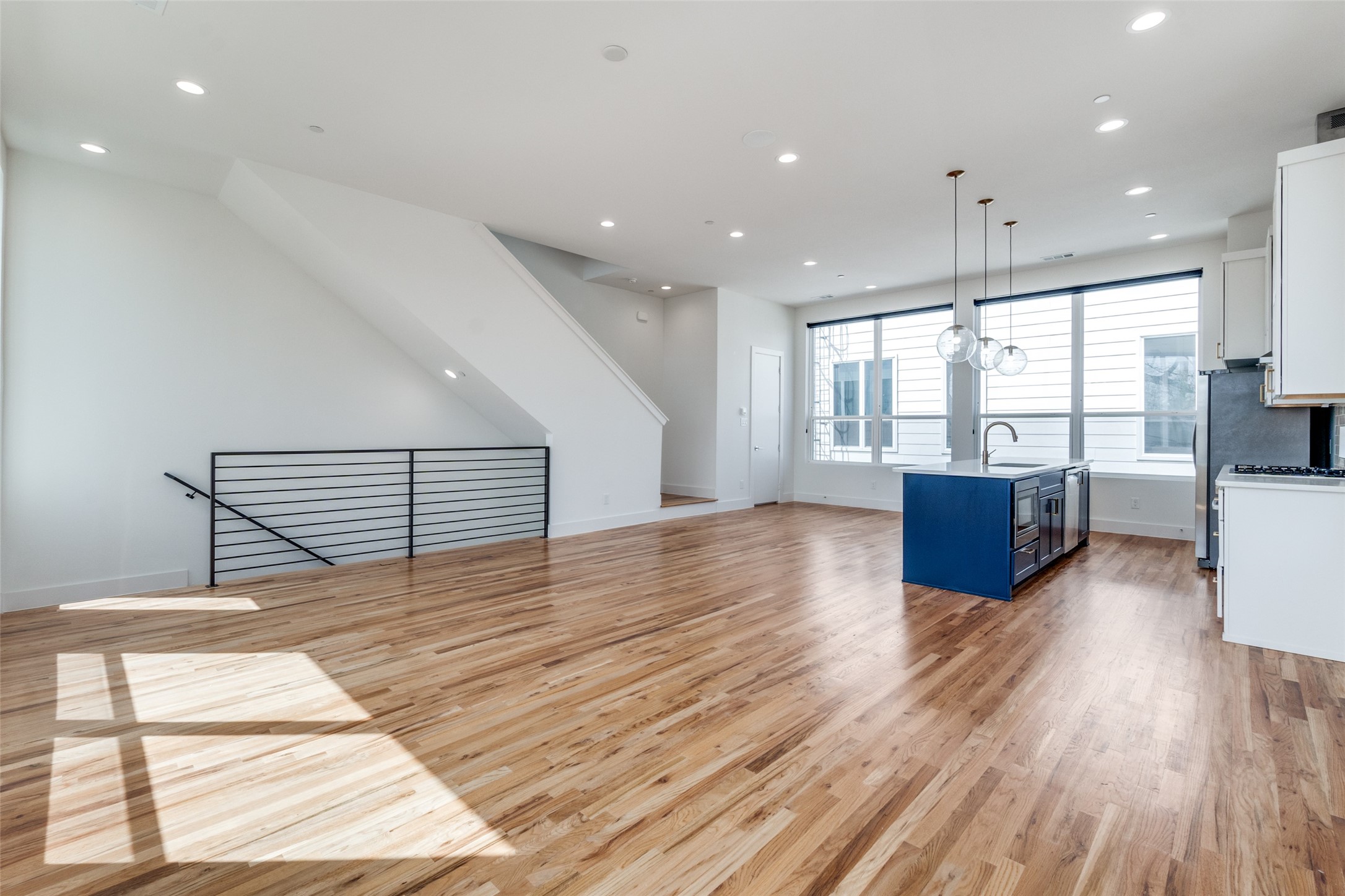 4718 Bryan Street 501