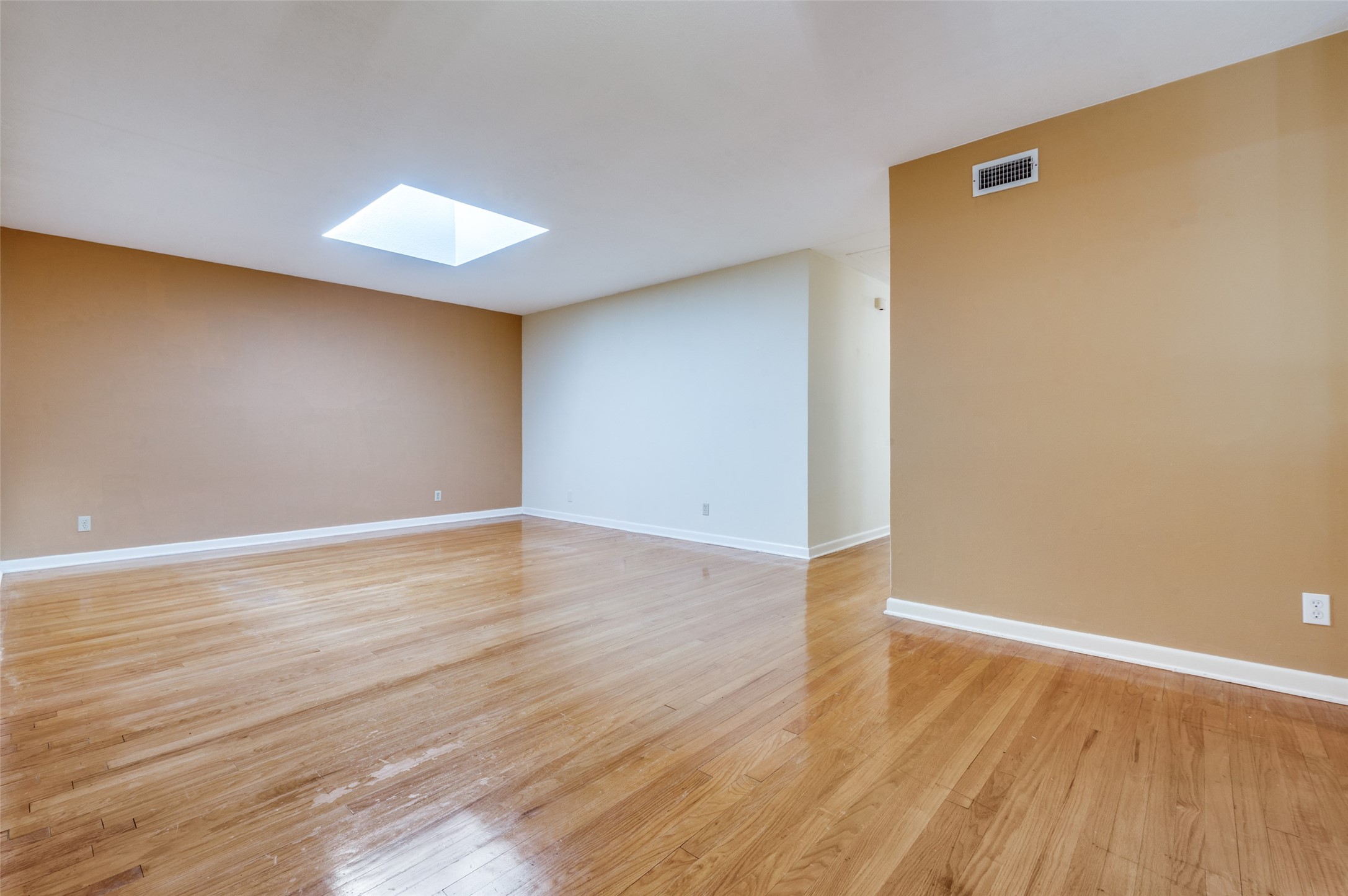 1413 Bluebonnet Trail