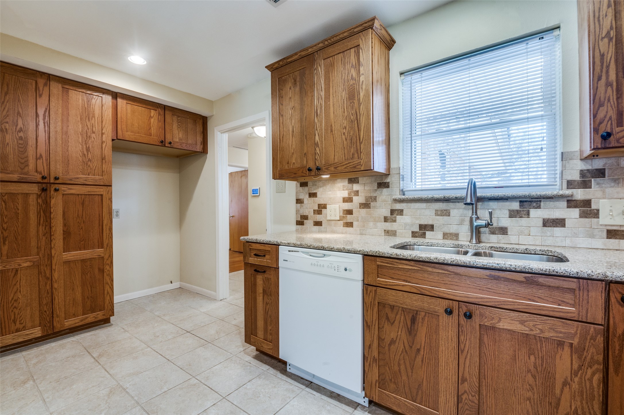 1413 Bluebonnet Trail