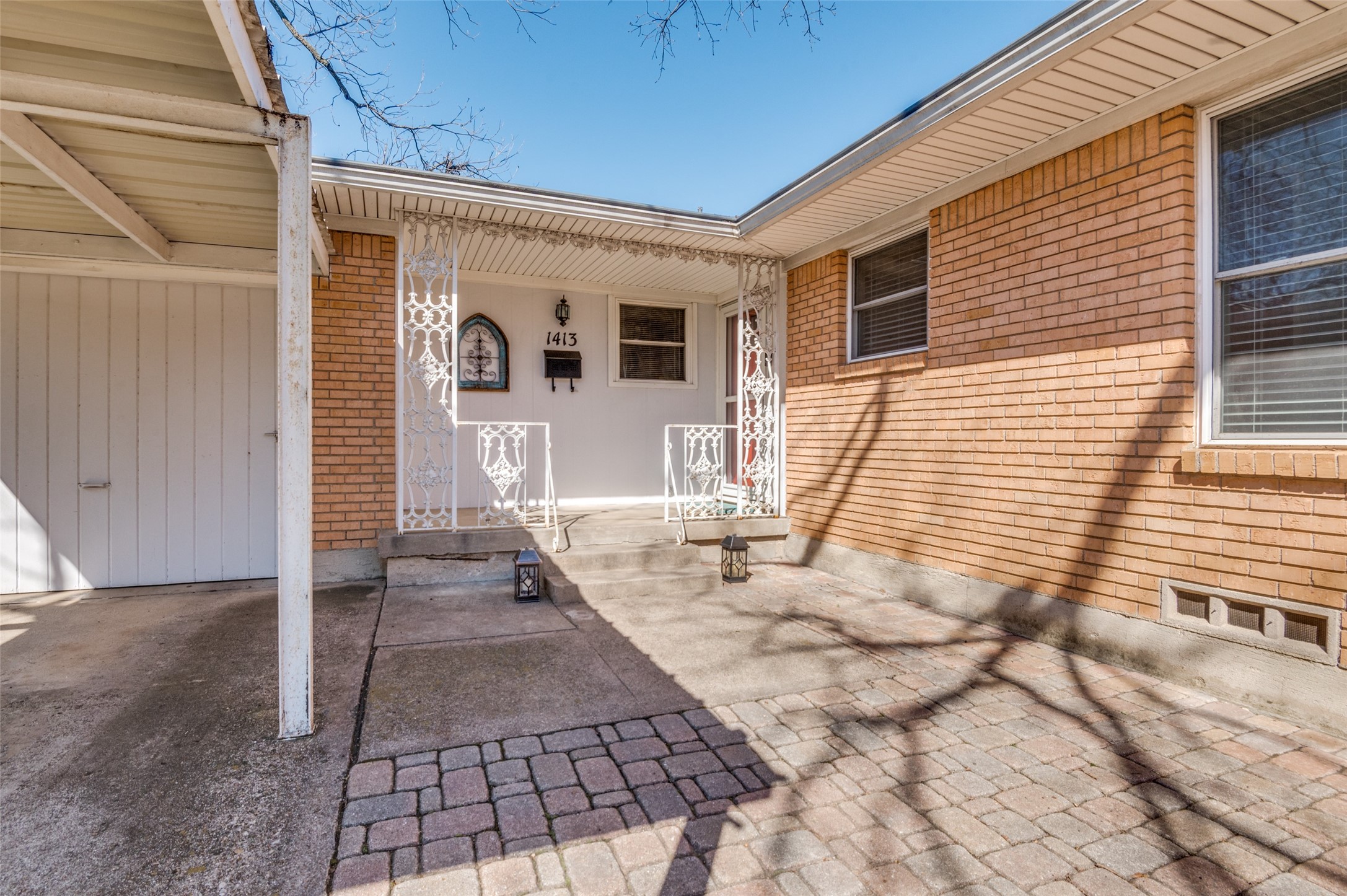 1413 Bluebonnet Trail