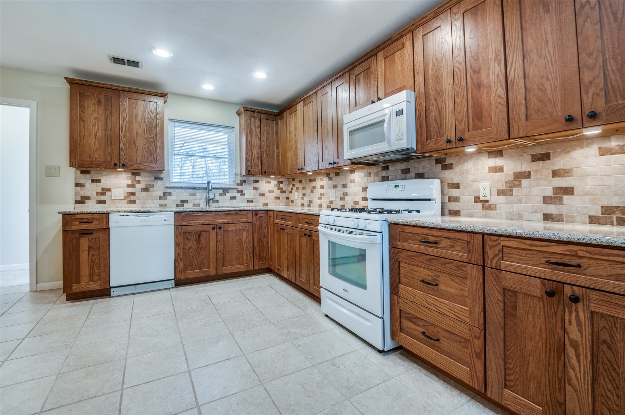 1413 Bluebonnet Trail