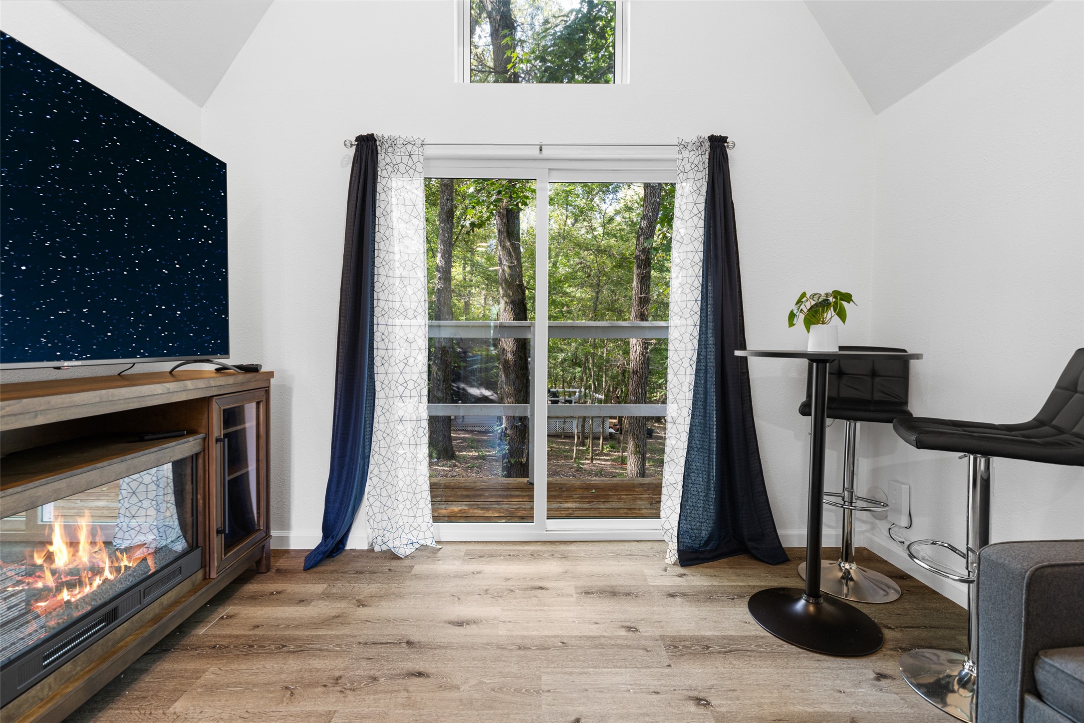 448 Private Road 6685